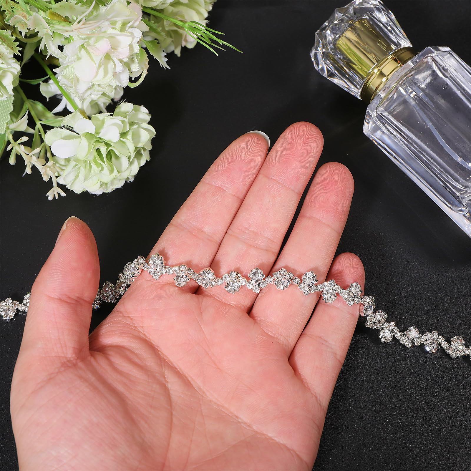GLOBLELAND 4 Yards Strass Fransenbesatz Strass Kette Diamant Kristall Fransenbesatz Zum Nähen Basteln Hochzeitskleid Kleidungszubehör DIY Dekoration Silber