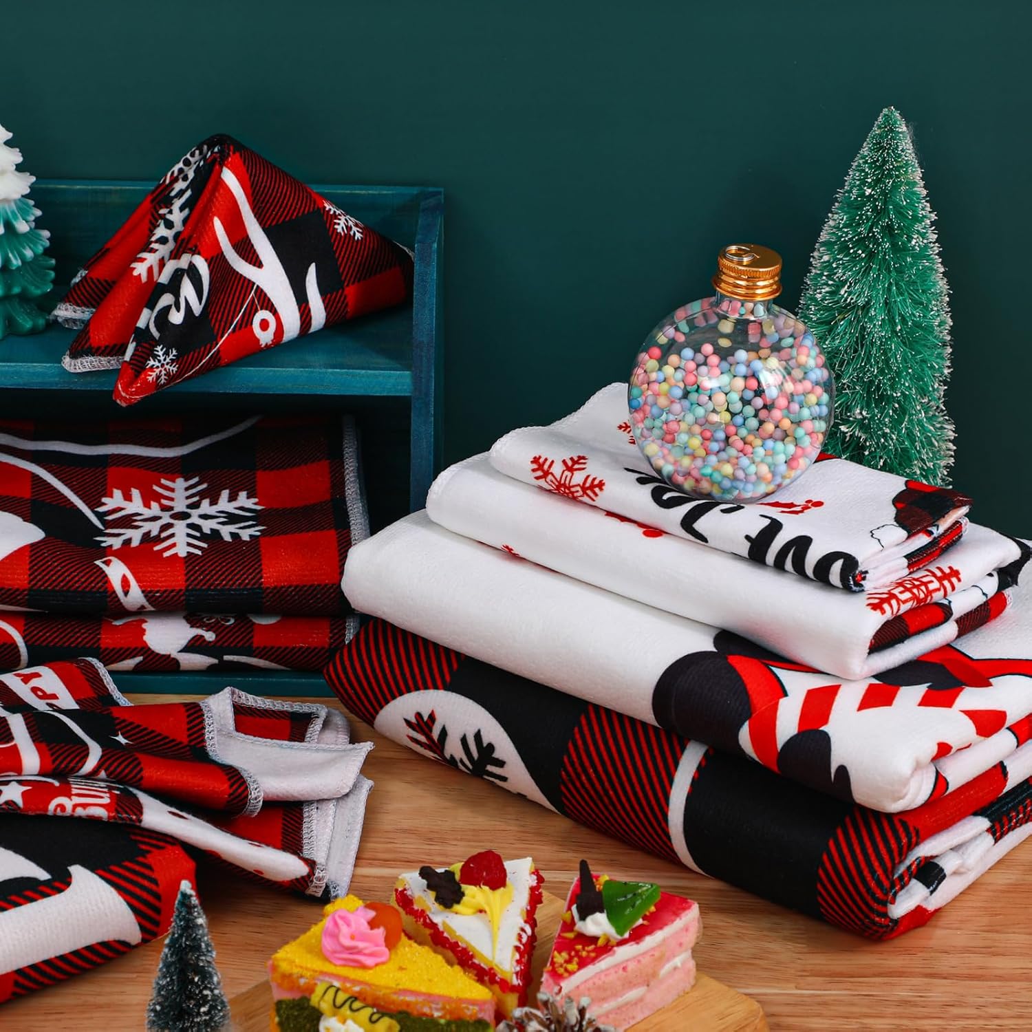 Newwiee 9 Pcs Christmas Bathroom Towels Set 3 Soft Buffalo Plaid Bath Towels 3 Decorative Square Towel 3 Absorbent Hand Towel, Assorted Sizes, for Xmas Decor Spa(Red,Gnome)