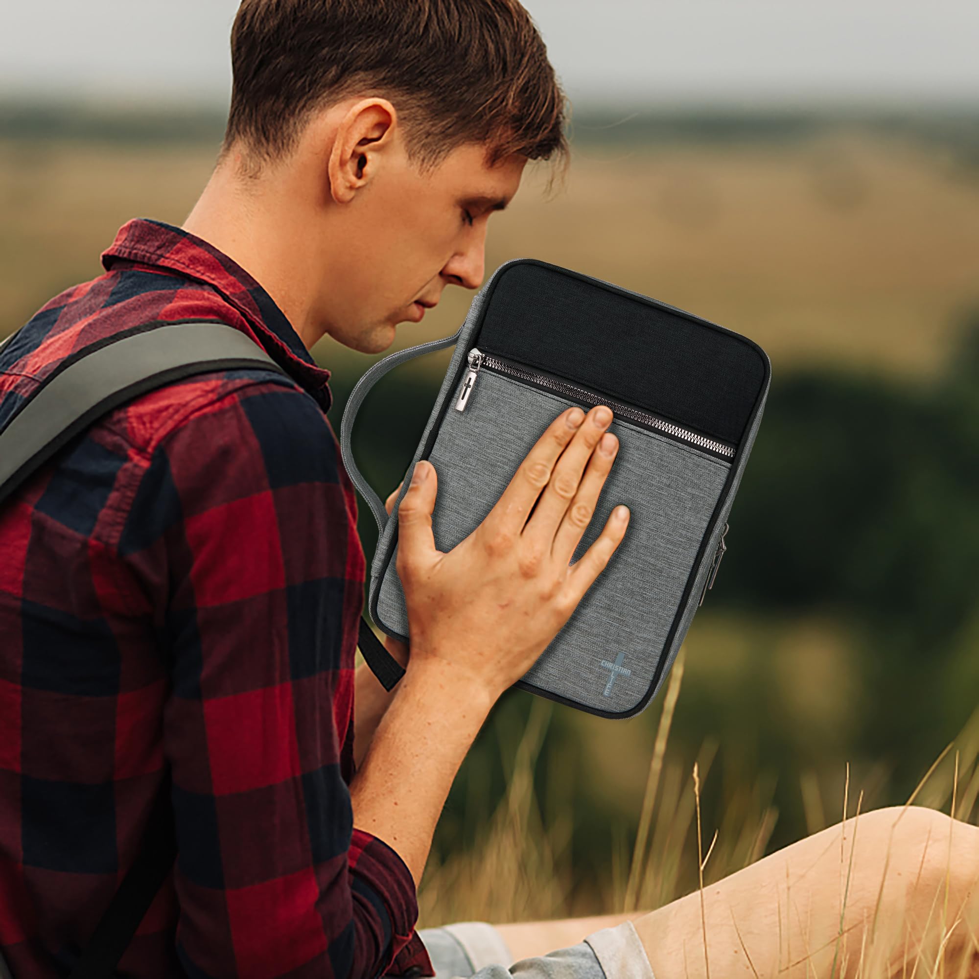 Montana West Funda de la Biblia para mujeres y hombres con marcapáginas de cuero, fundas de transporte, bolsa de iglesia para protección al aire libre
