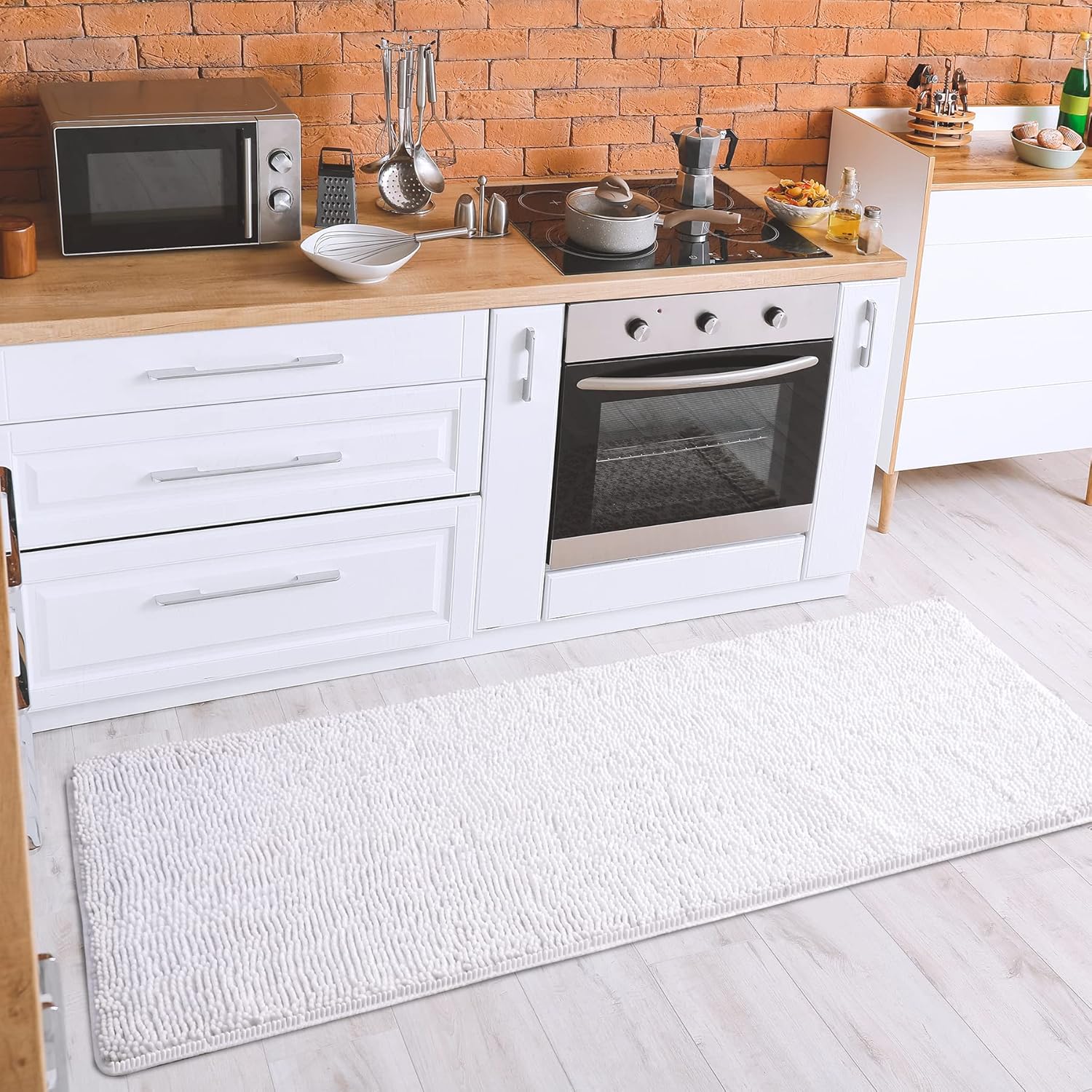 Noahas Bath Rugs 24'' x 70'' Large Runner Bathroom Rug, Soft Luxury Chenille Bathroom Mats with Non-Slip Backing, Throw Absorbent Carpet for Bath Tub/Shower, Machine Washable Durable Rug, White
