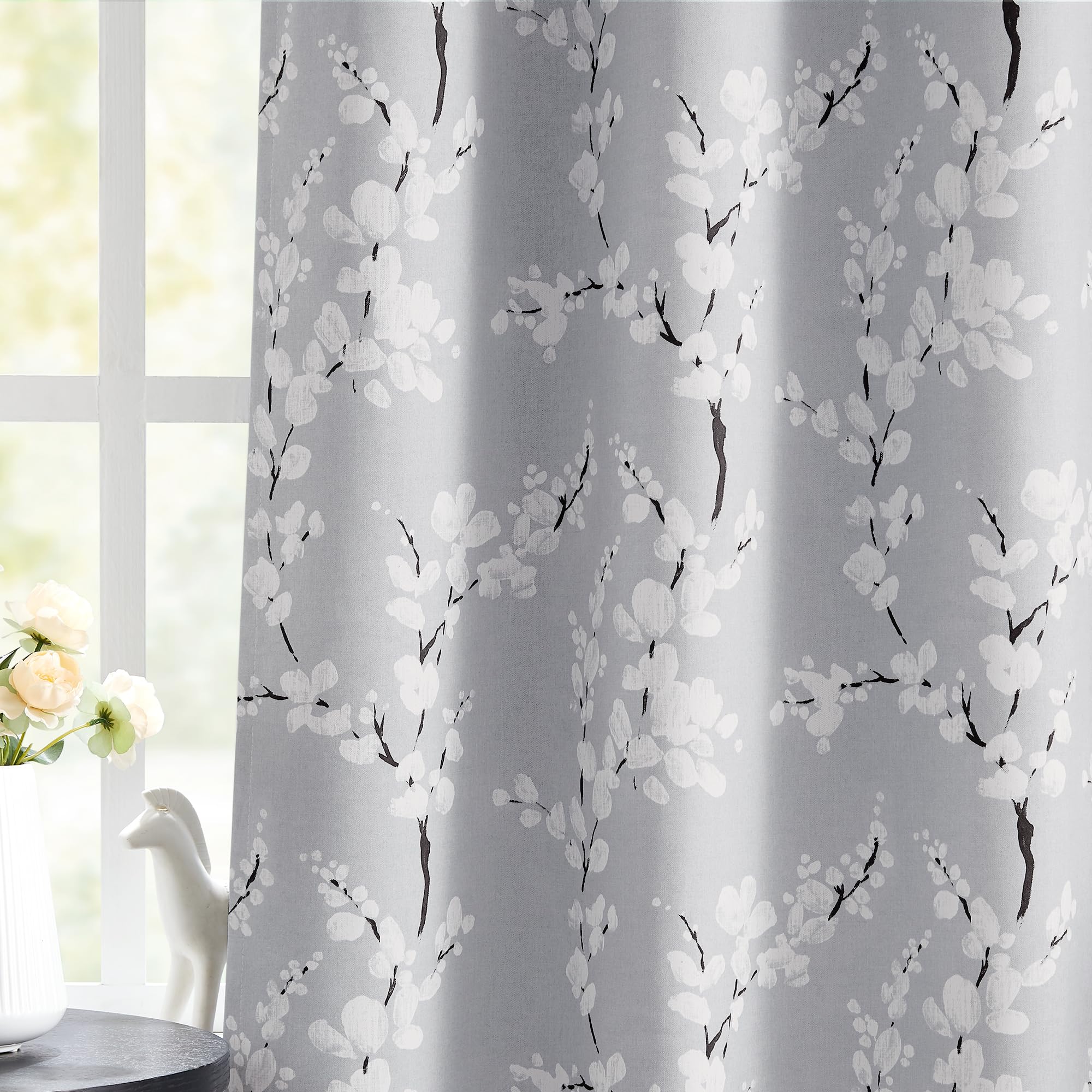 Fmfunctex Cortinas opacas con estampado floral gris para dormitorio, cortinas con ojales para sala de estar, paneles de cortina con aislamiento térmico para guardería, 2 paneles, blanco sobre verde