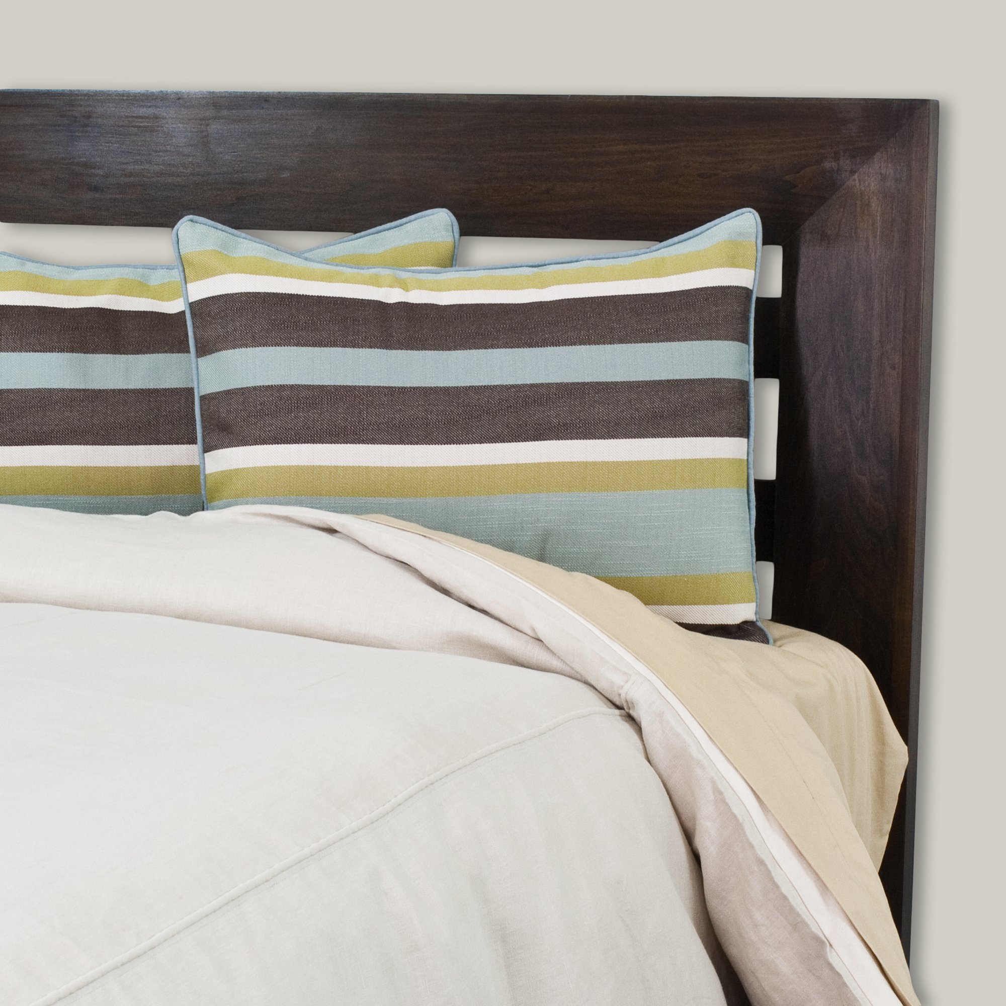 Brite Ideas Living & Company Circa Solid Dune 90 Width x 94 Length Oversized Duvet with Cape Cod Aqua Corded Shams, Queen