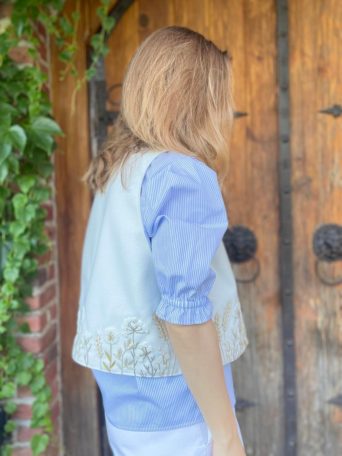 Vest with embroidery