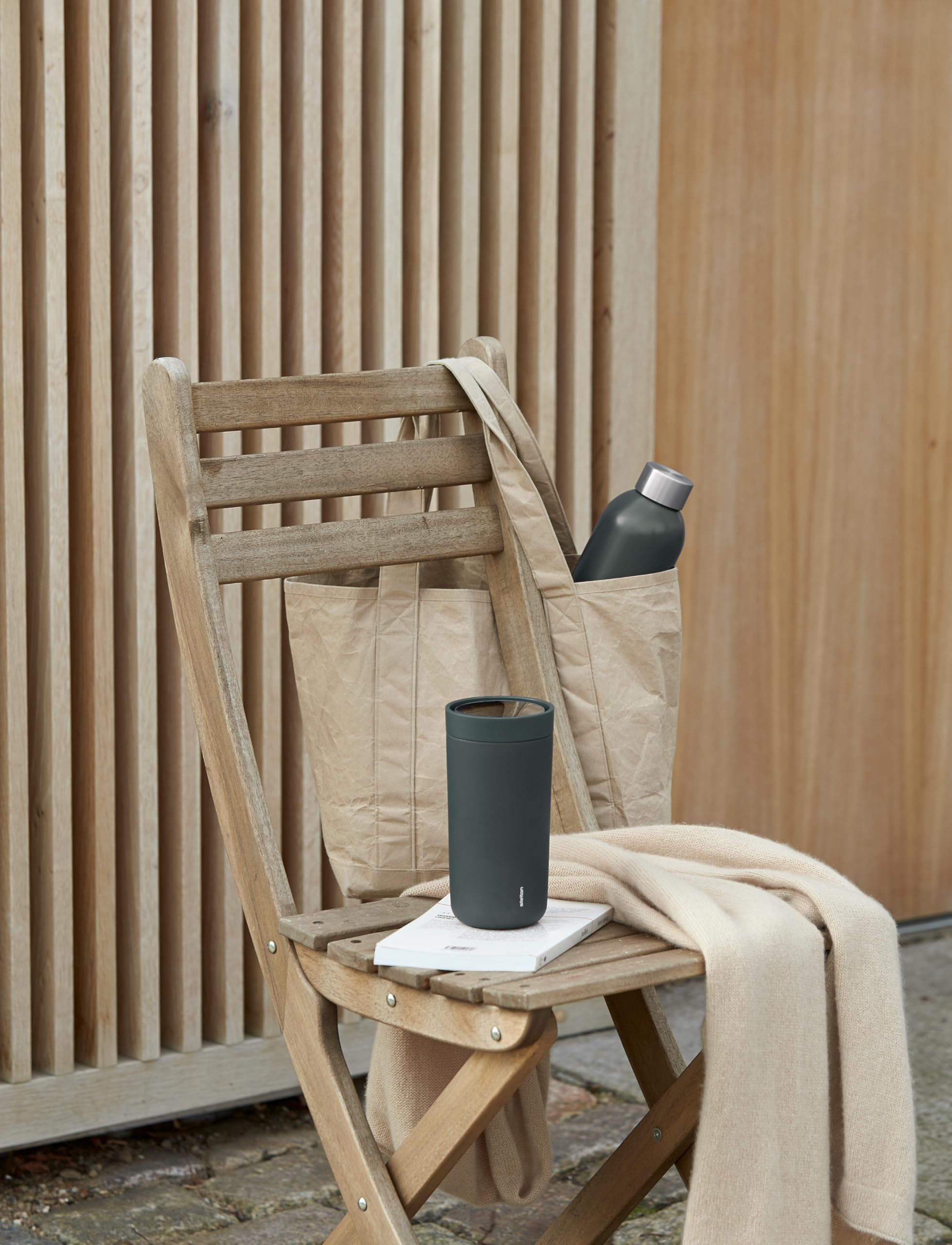 Stelton To-Go Click | Thermobecher, doppelwandige Isolierflasche - Rostfreier, auslaufsicherer Kaffeebecher/Teebecher mit Smart-Click-Deckel - Heiße & kalte Getränke - 0,4 Liter, Dark Forest