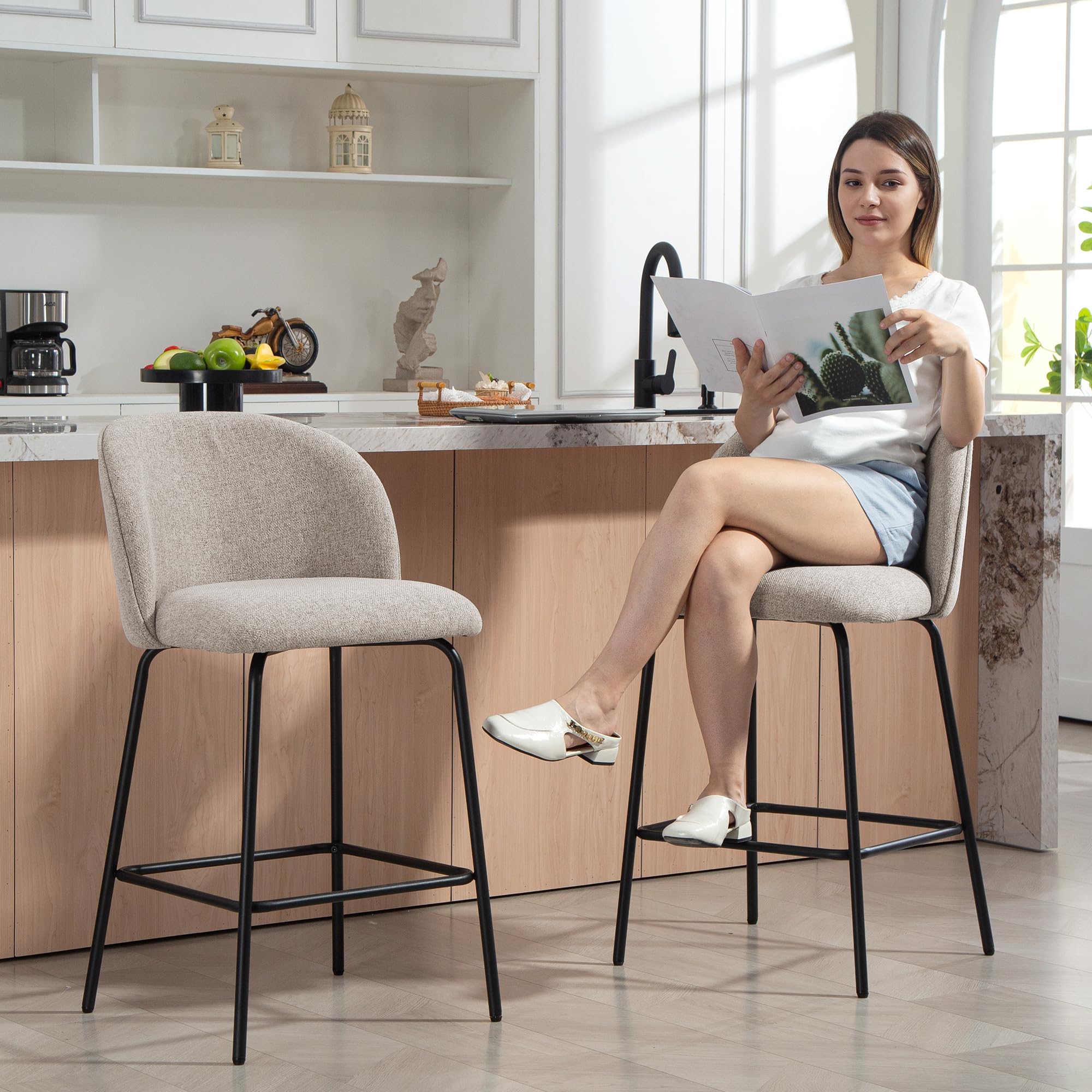 HOMCOM Set 2 Sgabelli Bar con Schienale Ergonomico con Poggiapiedi Grigio | Sgabelli Cucina in Lino, Gambe in Acciaio, Seduta Ampia Imbottita, Sedie Bar Alte per Soggiorno, Sala da Pranzo, Cucina