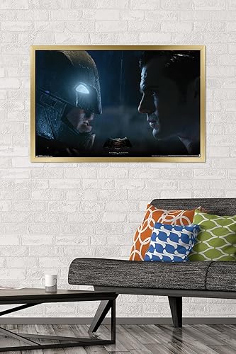 Miniatura 84 de Trends International DC Comics Movie - Póster de pared de Batman v Superman, 22.375 x 34 pulgadas, versión enmarcada en negro Versión con marco negro