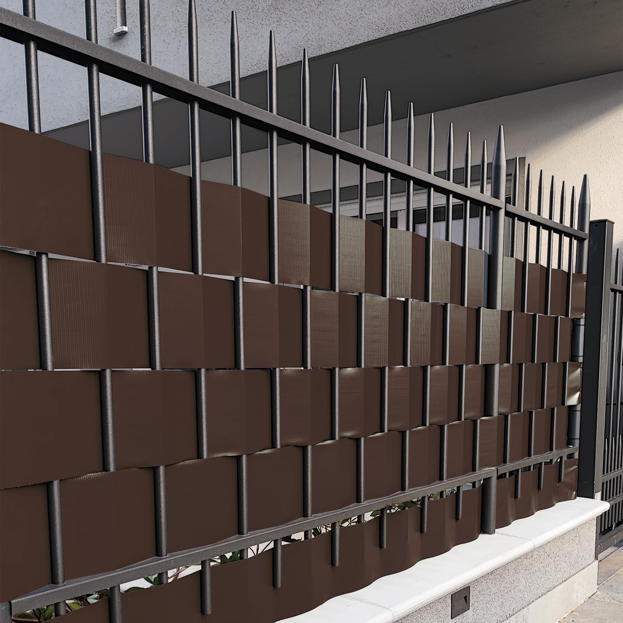 TENAX Twist 19 cm x 35 m Marrón, Tiras de Ocultación en PVC con 25 Clips, Cobertura Decorativa de Privacidad para Vallas de Paneles, Cancelas, Barandillas y Balcones