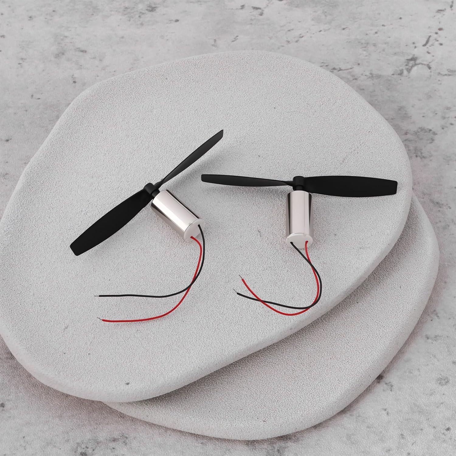 The Lord of the Tools 4pcs 8x16 mm RC Drone Micro Coreless Motor 5200rpm for Remote Control Aircraft Helicopters with Propeller