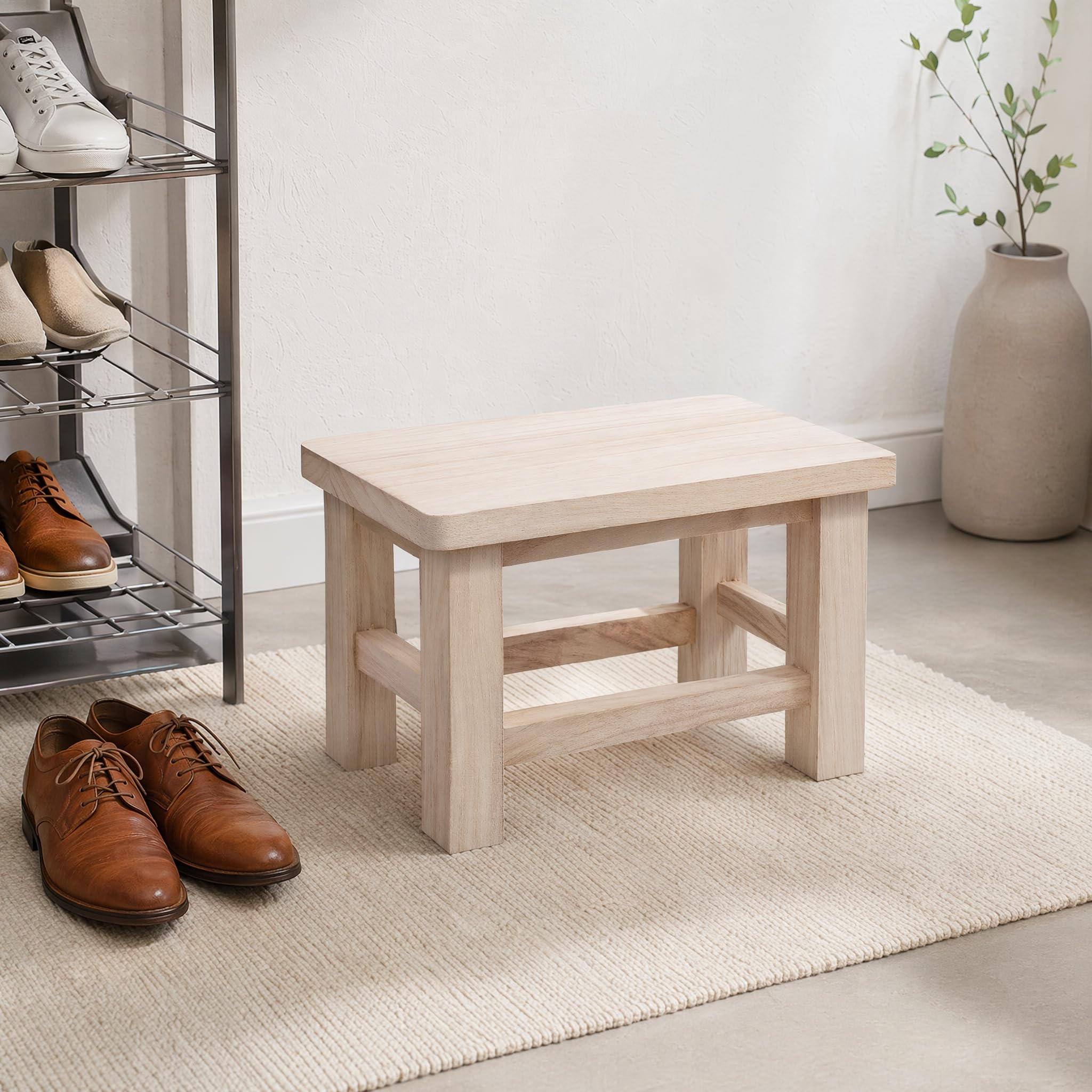 UKCOCO Holzhocker Massivholz 30×20×18 cm – Stabiler Tritthocker für Kinder & Erwachsene zum Händewaschen, Zähneputzen & Schuhwechsel – für Bad, Küche, Flur & als Blumenhocker | Für Bad & Küche, ideal für Kinder zum Zähneputzen, praktisch beim Schuhwechsel