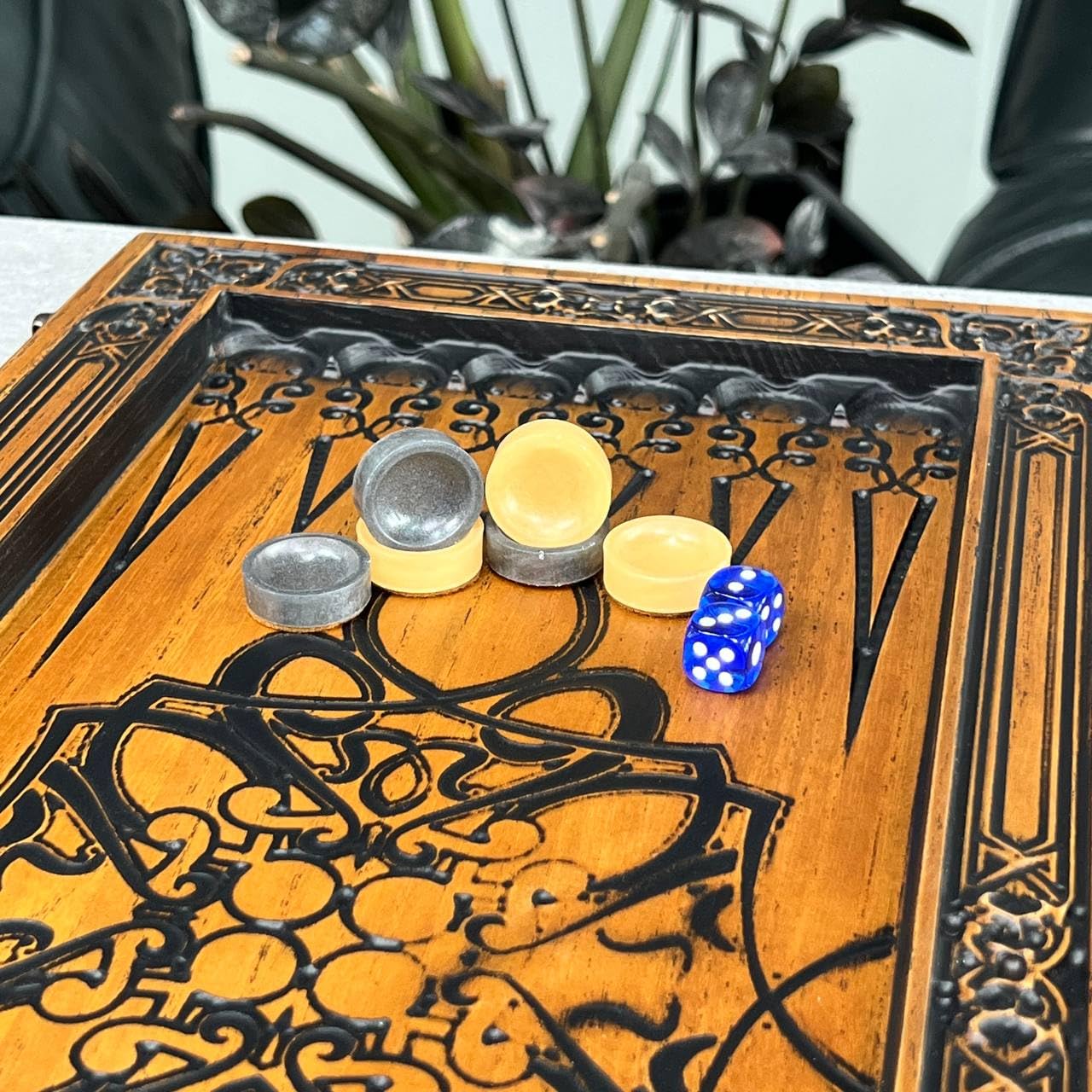 Tablero de backgammon hecho a mano, diseño de león, madera de arce, piedras de resina, juego de 18 pulgadas con grabado para regalo