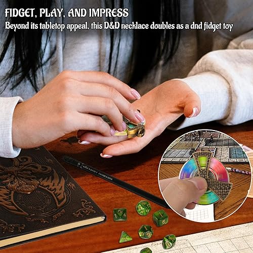 Miniatura 6 de DND 5E Class & D20 - Collar giratorio de dados  Recogedor de ruleta de clase 2 en 1 y herramienta de rollo de dados D20  Esmalte duro para juegos de