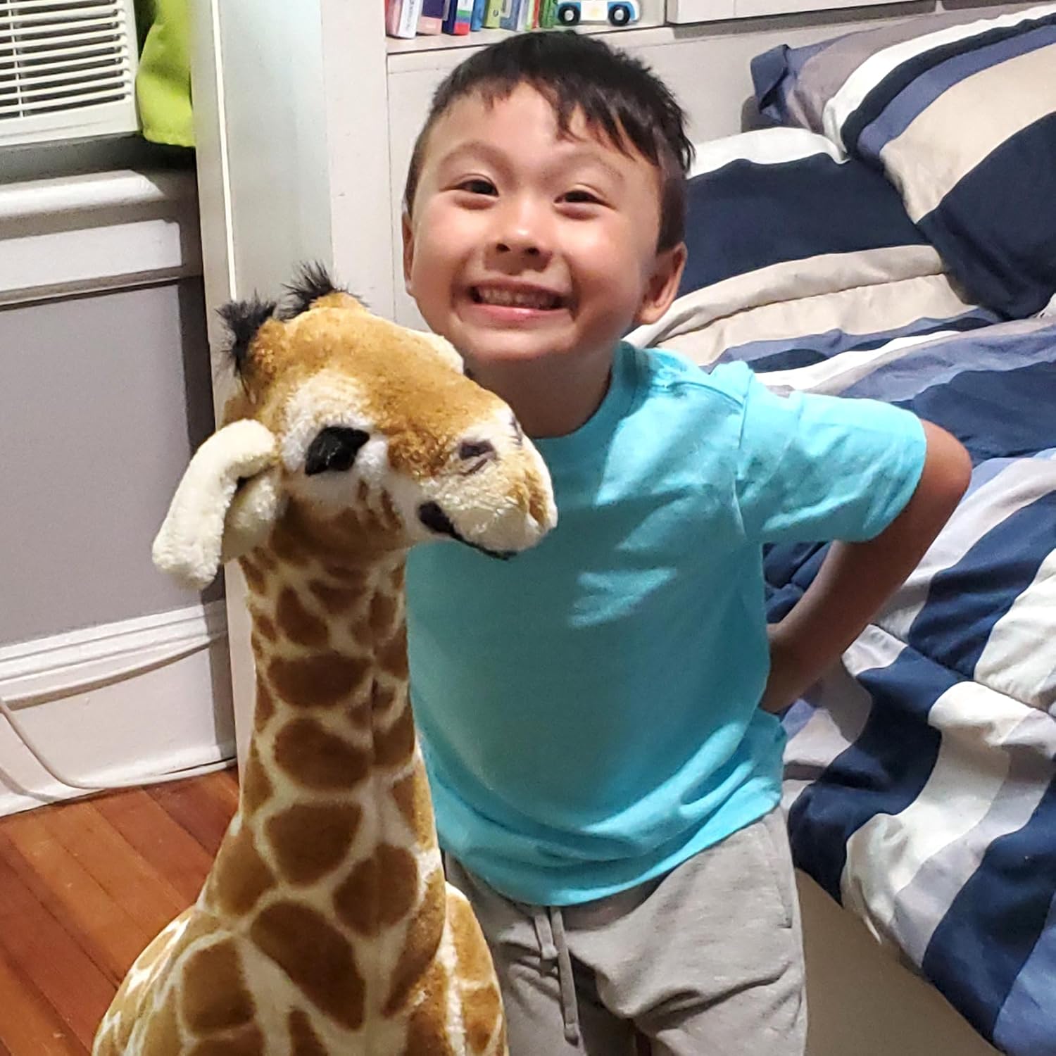 Melissa&Doug 40431 Standing Baby Giraffe Plush | Soft Toy | Animal | All Ages | Gift for Boy Or Girl, 0.9M