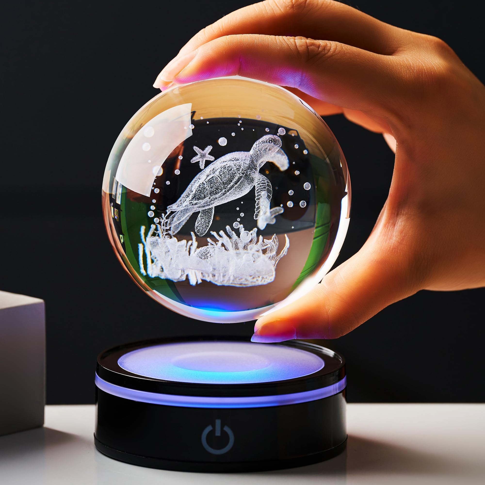 3D Sea Turtle Crystal Ball Figurine with LED Base Laser Ocean Figurines Lover​​ Gifts for Women Men on Christmas Birthday Decorative Ball Sea Turtle Glass Globe Night Light for Room Decorations Crafts