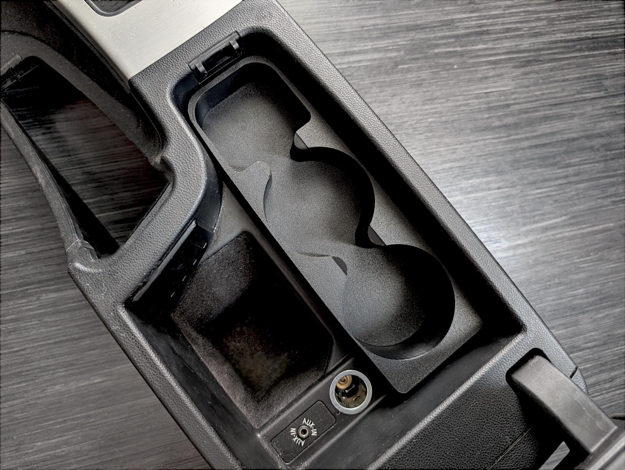Kompatybilny z BMW E90 E91 E92 E93 Podłokietnik Uchwyt Na Kubek Wkładka Kołyska Telefonu Usuń Akcesoria Mody