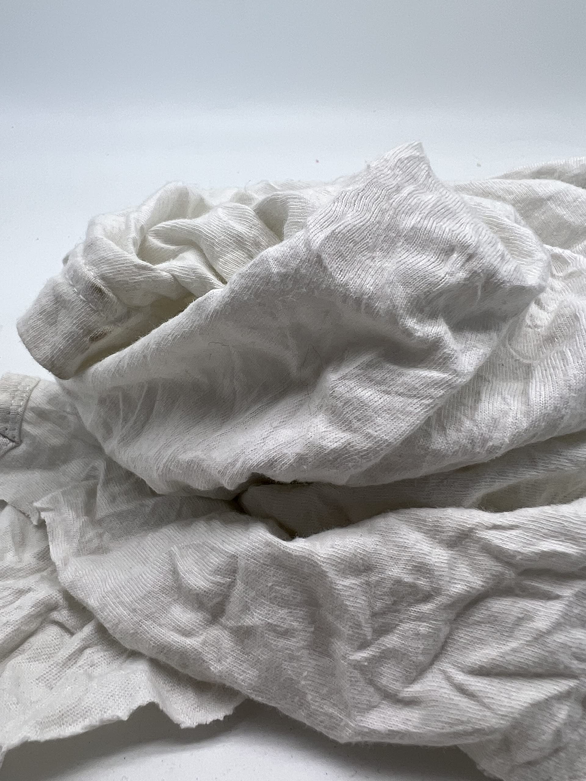 Industrieputzlappen Trikot, 10 kg, saugstarke Baumwollputzlappen, geschnitten nach DIN 61650, Putzlappen, Putztücher für Maschinen, Öle und Fette (weiß mit kleinen Farbeinschlüssen)