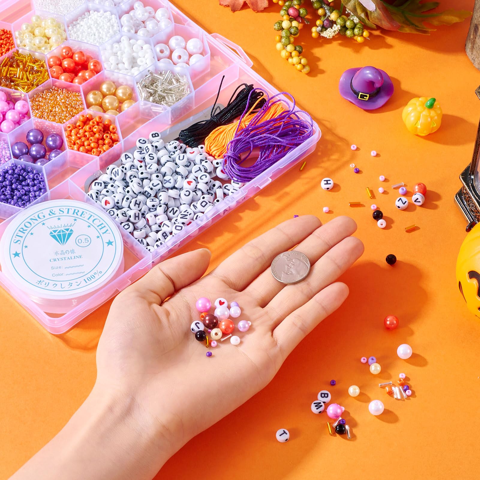 Boutigem Kit de fabricación de joyas de ABS y cuentas acrílicas de Halloween, 24 estilos de cuentas planas redondas de tubo de arroz con pinzas de tijera, cordón de cristal, decoración de Halloween