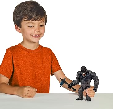 Godzilla vs. Kong 6 Basic Kong with Battle-Axe Figure