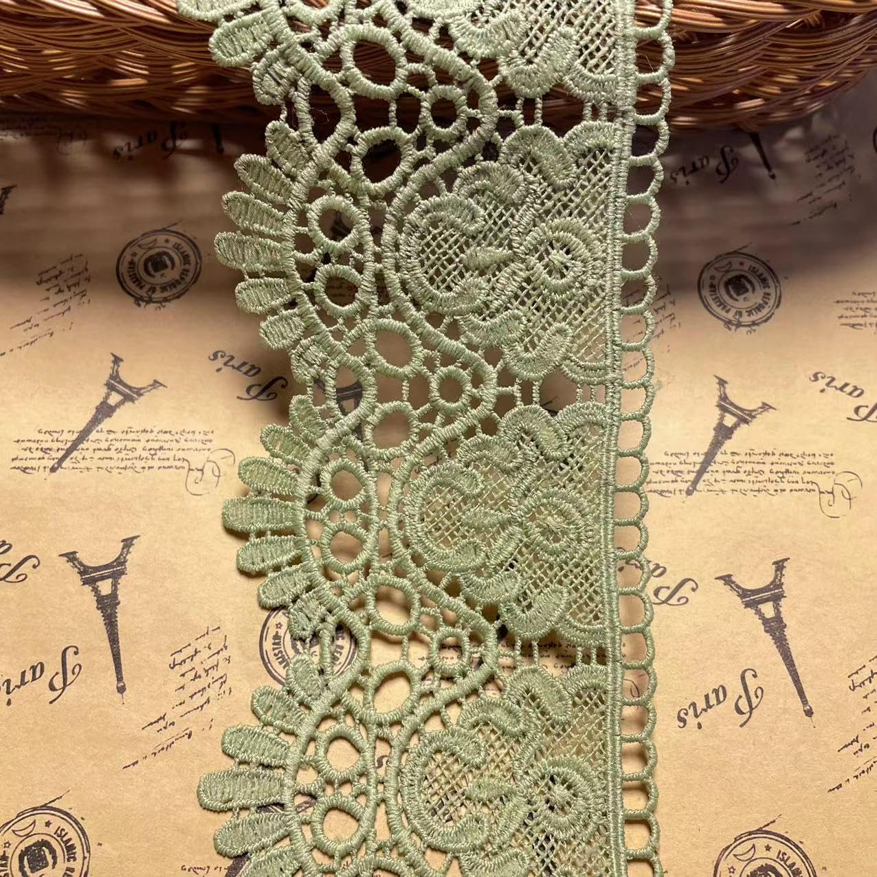 9CM Width Europe Crown Pattern Inelastic Embroidery Lace Trim,Curtain Tablecloth Slipcover Bridal DIY Clothing/Accessories.(2 Yards in one Package)(Palm Green) โ image 1