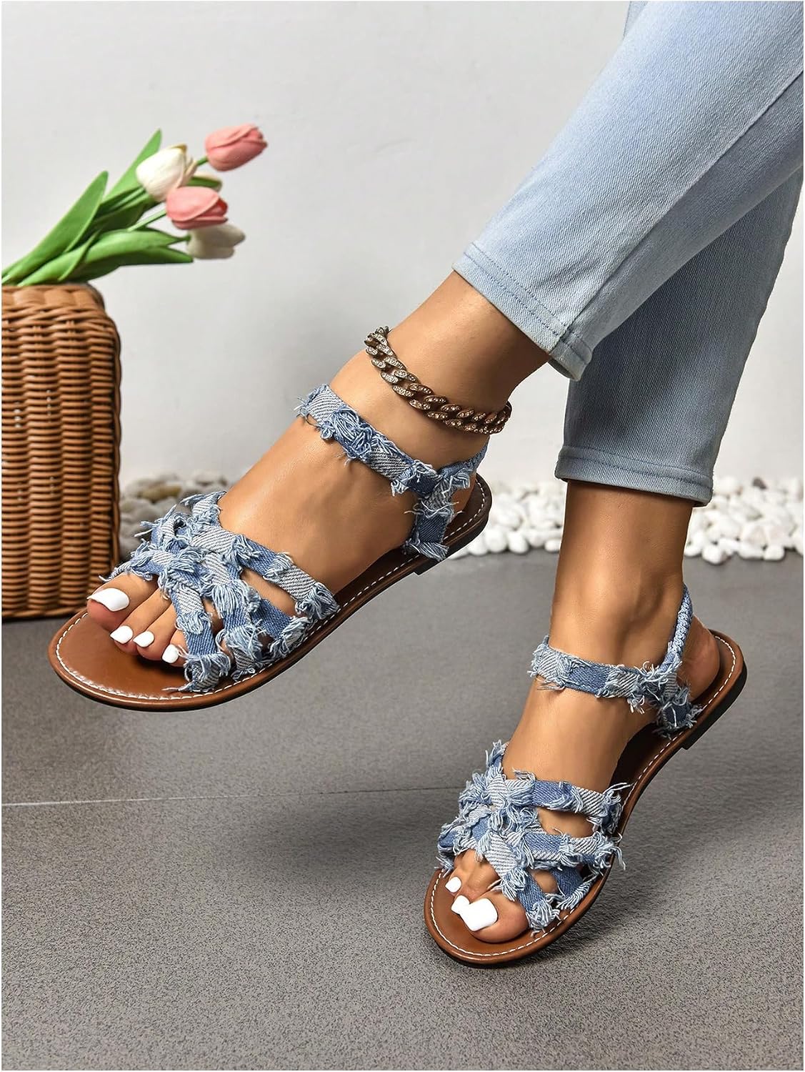 Floerns Women's Criss Cross Denim Sandals Strappy Flat Sandals with Ankle Straps