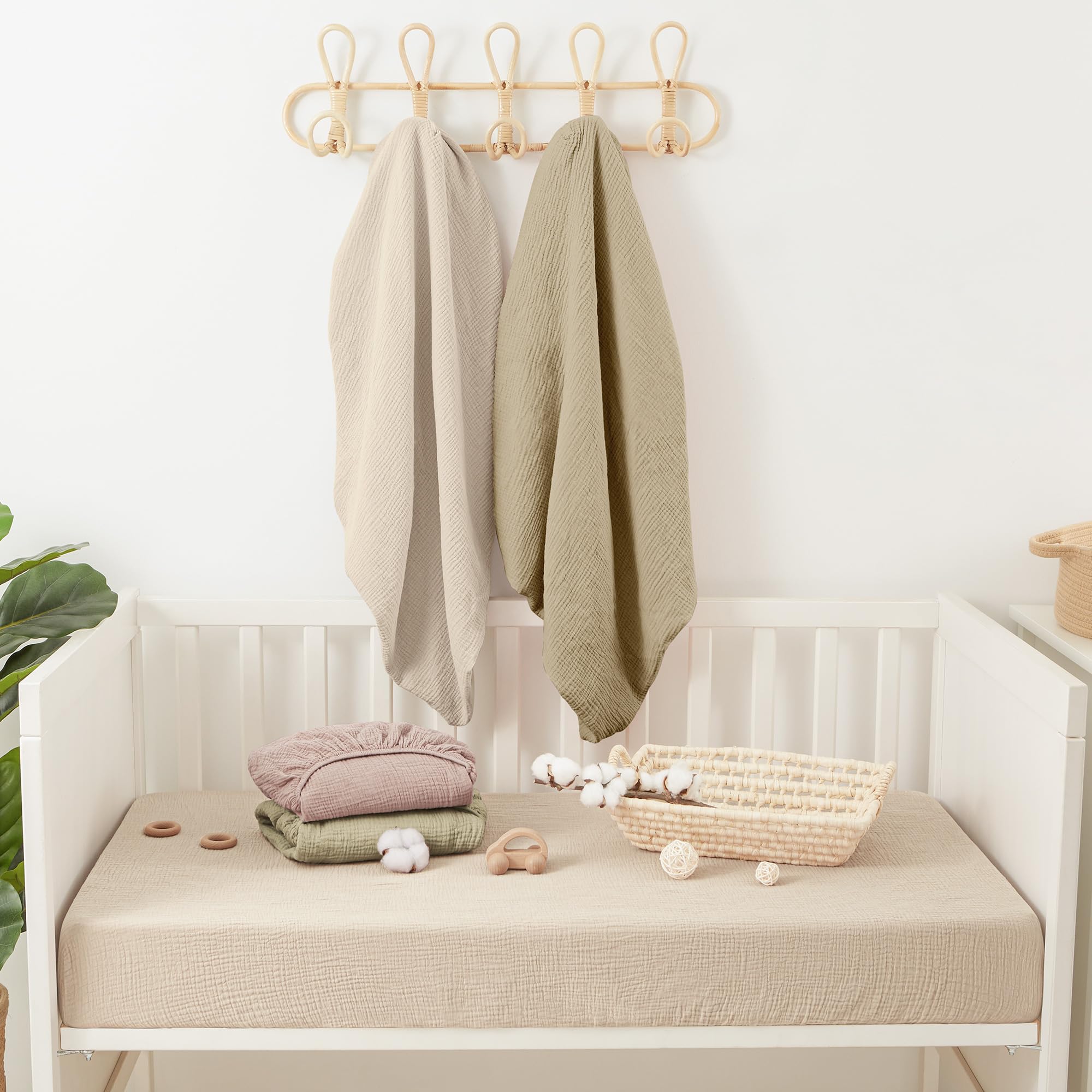 Bearmoss Sábana de Muselina, 100% Algodón, para Colchón Estándar de Cuna y Colchón de Cama Infantil, 60 x 120 cm/70 x 140 cm,Sabana Bajera Cuna Ajustables para Cama Auxiliar (Verde Arroz, 70x140)