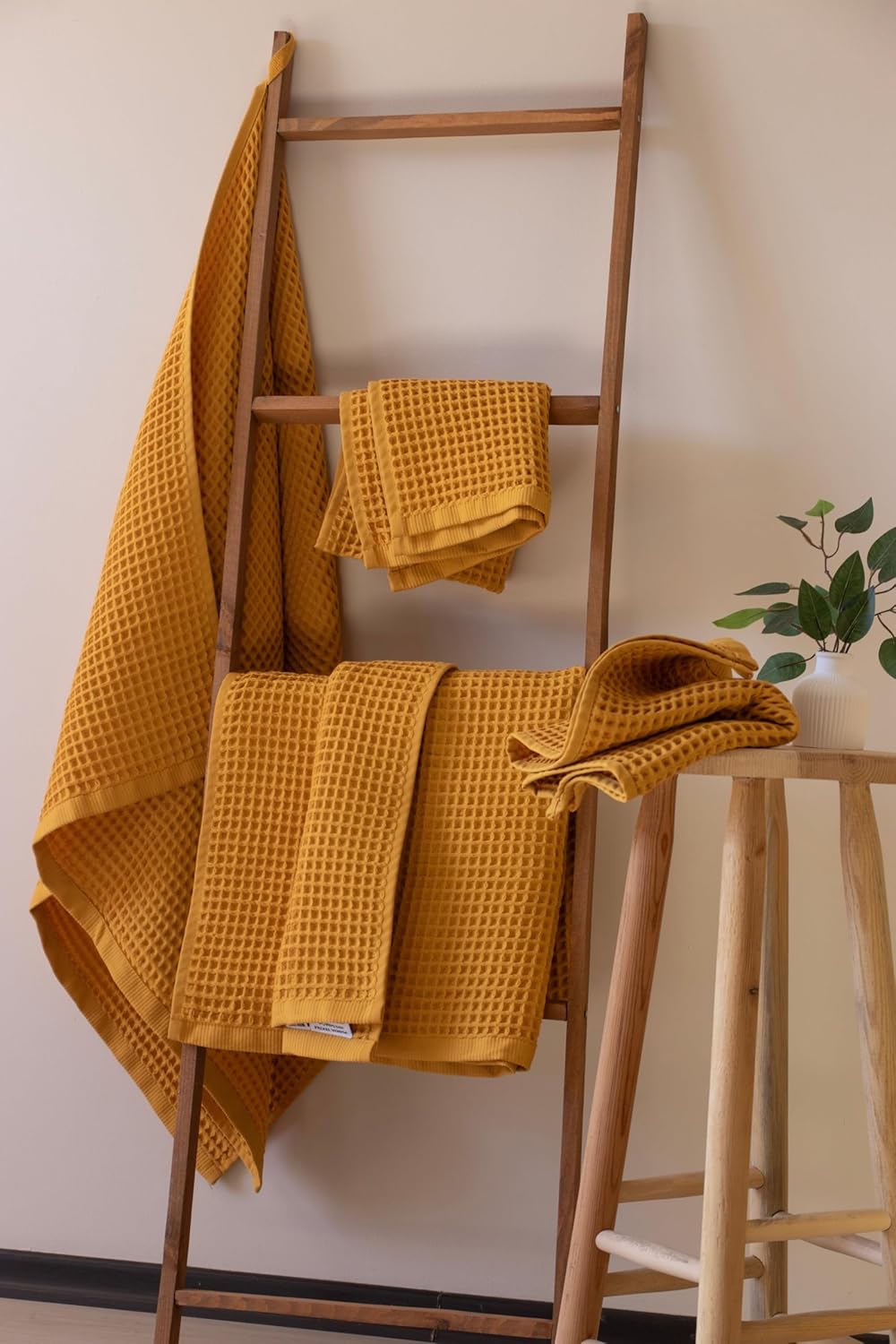 Püskül - Luxury Waffle Towel Set for Bathroom 4 Pieces Mustard, Premium Quality Organic 100% Turkish Cotton 2 Hand and 2 Bath Towels, Quick Dry Thin Waffle Towels, Made in Turkiye (Mustrad Yellow) - Image 2