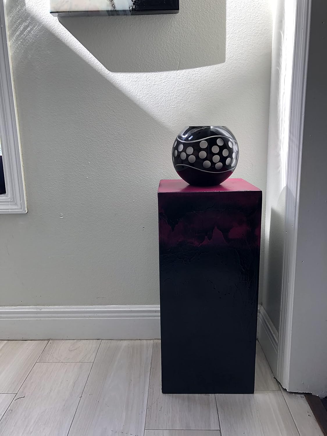 IGC Hot Pink/Black Wood Pedestal - Flow Art Design - Decorative Distressed Vintage Wooden Modern Art Stand Display Side Table - Handmade Decorative Vintage Wood Modern Art (10")