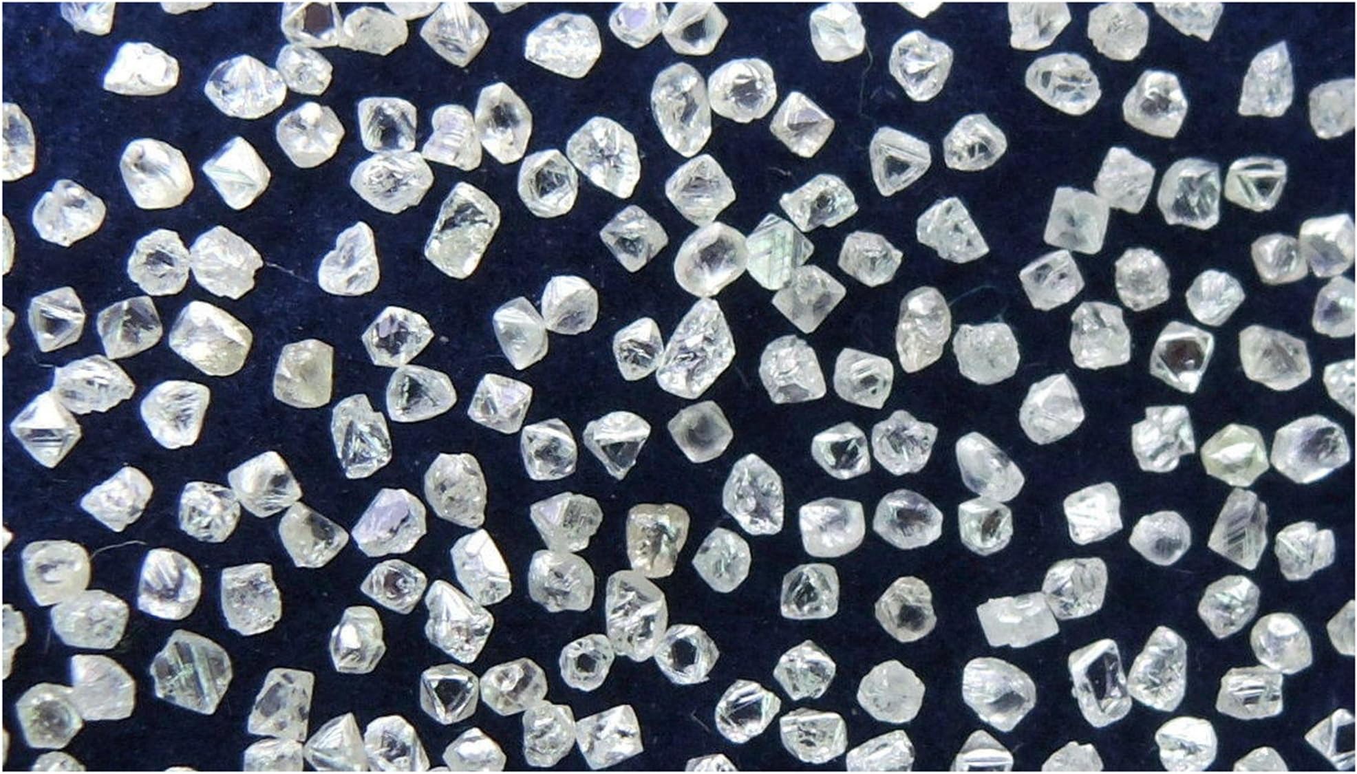Natural Loose Diamond Raw Rough Shape White Color SI1 VVS1 Clarity 4.00 ct Lot Q2