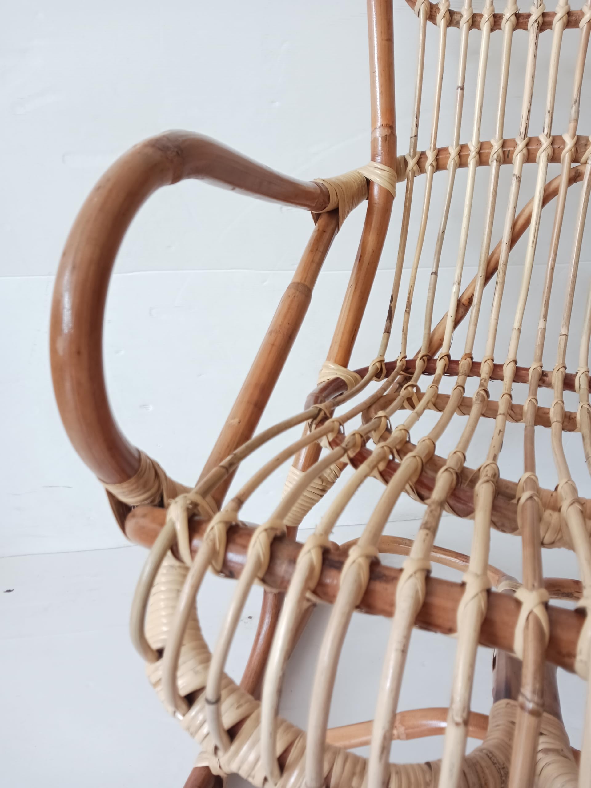 Poltrona vimini in rattan naturale Sedia ergonomica Cm 58x75x106 H con cuscino trapuntatao Ideale per esterno ed interno Artigianale ed ecosostenibile