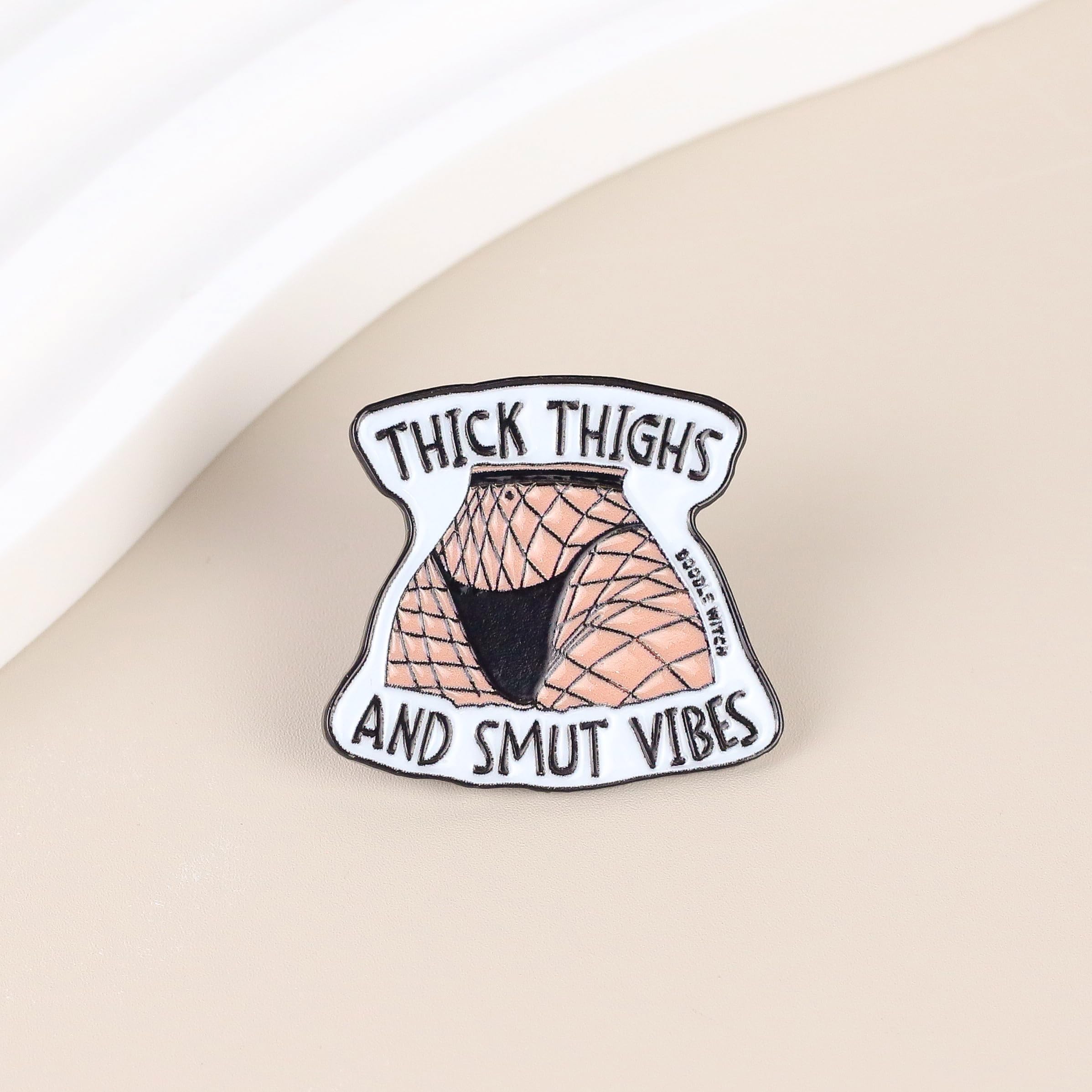 Thick Thighs And Smut Vibes Enamel Pin, Sassy Smut Reader Brooch, Sarcastic Reading Smutty Book Badge, Funny Spicy Book Club Fan Gift, Sarcasm Dark Romance Bookish Lapel Badges, Reading Dirty Decorative Pin Jewelry Accessories