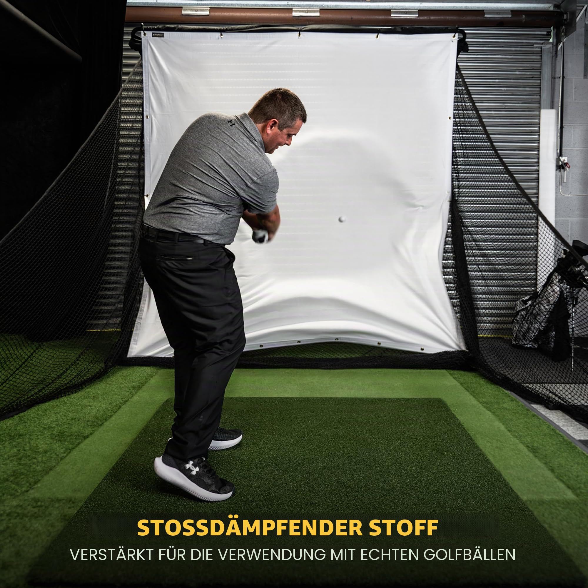 SimSpace Deluxe Home Driving Net Impact Screen, 2,4 x 2,5 m — Projektorleinwand für Golf-Simulation, kompatibel mit SimSpace Driving Net, inklusive 20 Bungee-Schnüren, Premium-Schlagmaterial