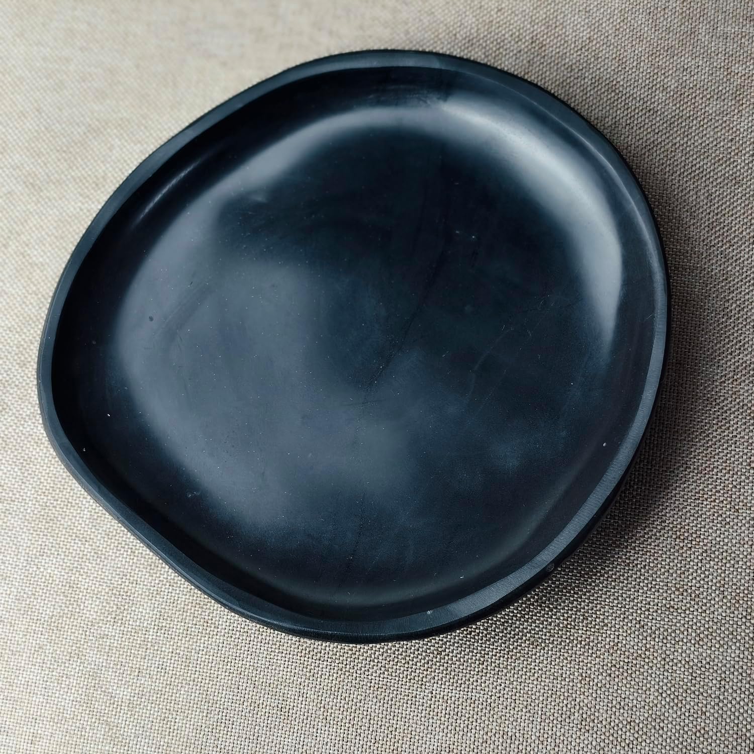 Natural River Stone Reptile Food Bowl - Handmade Pebble Dish for Reptiles, Amphibians, Hedgehogs, and Small Pets - Unique Size, Shape & Color - Water & Food Bowl (Black)