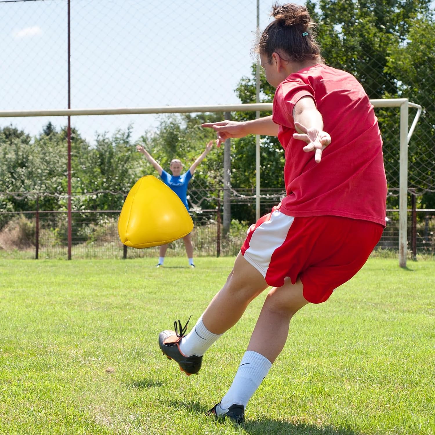 Soulchen 3 Pack Soccer Reflex & Reaction Ball Goalkeeper Reaction Training Reflex Ball Triangular Shape Goalie Soccer Training Equipment for Agility and Speed Improvement