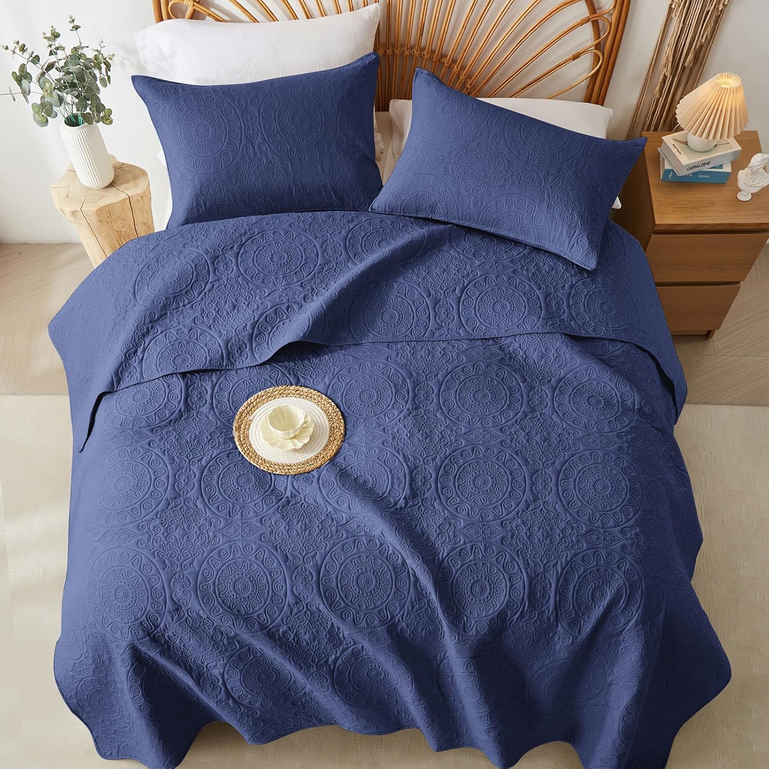 WURUIBO Navy Blue Quilt Set Twin Size, Embossing Microfiber Bedspreads with Pillow Sham, Ligthweight Breathable Thin Coverlet, Reversible Bedding Set for All Season (1 Quilt, 1 Pillow Sham) - Image 8