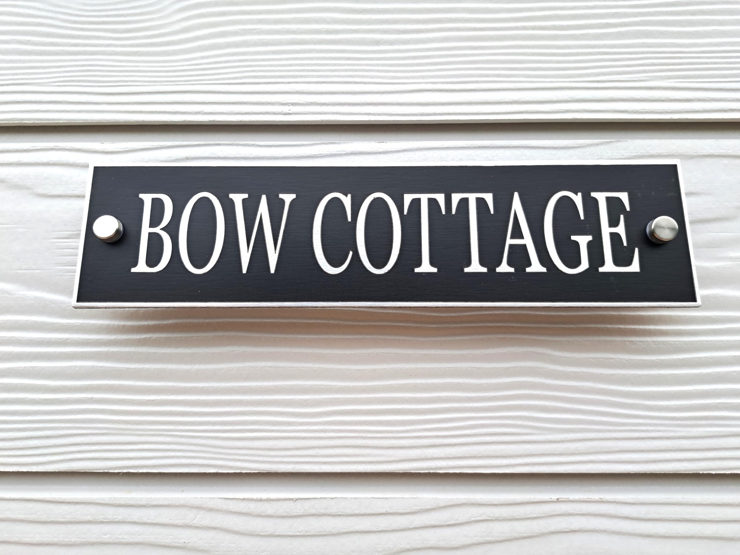 Modern Personalised Metal House Sign – Black or White Aluminium Plaque