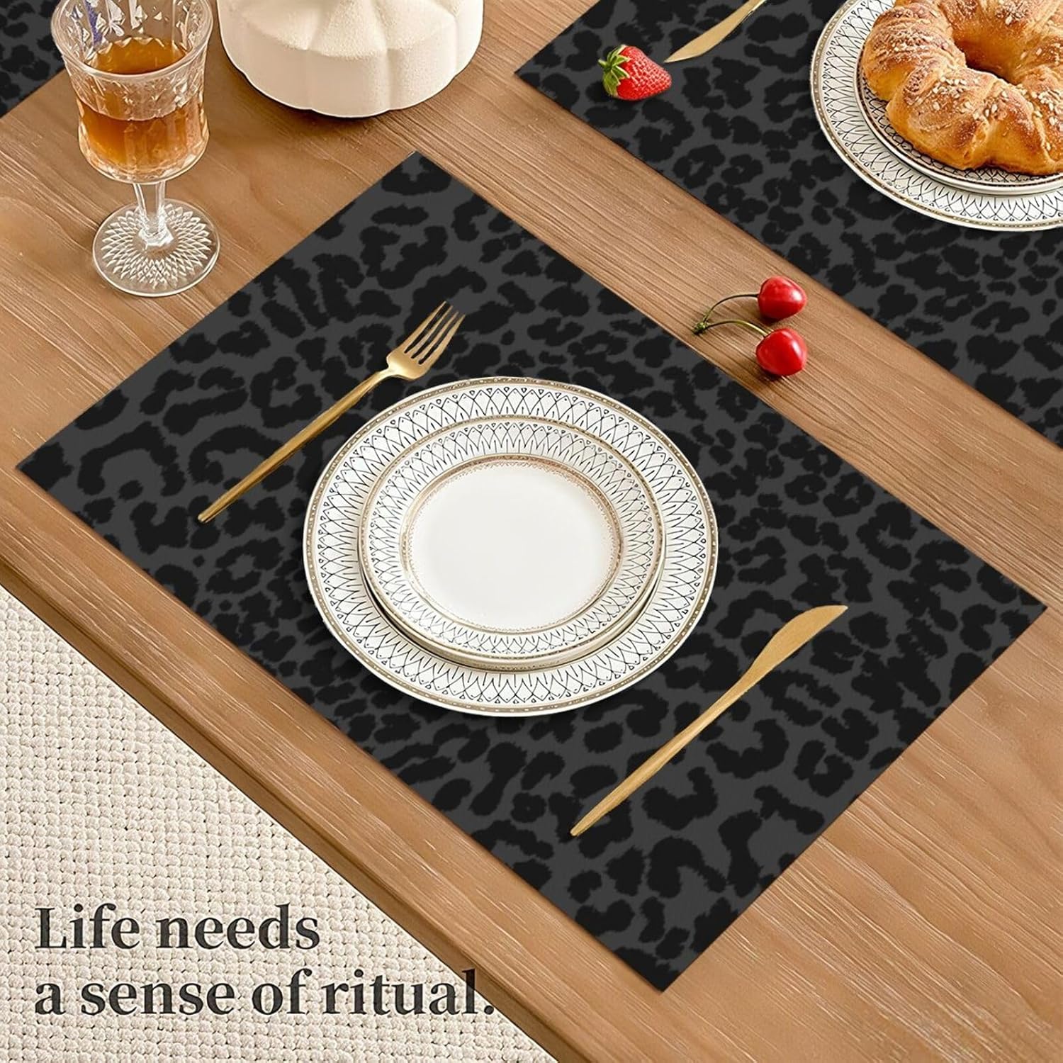 Black Leopard Placemats Slip Resistant Cheetah Animal Print Heat-Resistant Washable Table Mat Place Mat Suitable for Outdoor and Indoor Restaurant Home Decoration, Set of 6