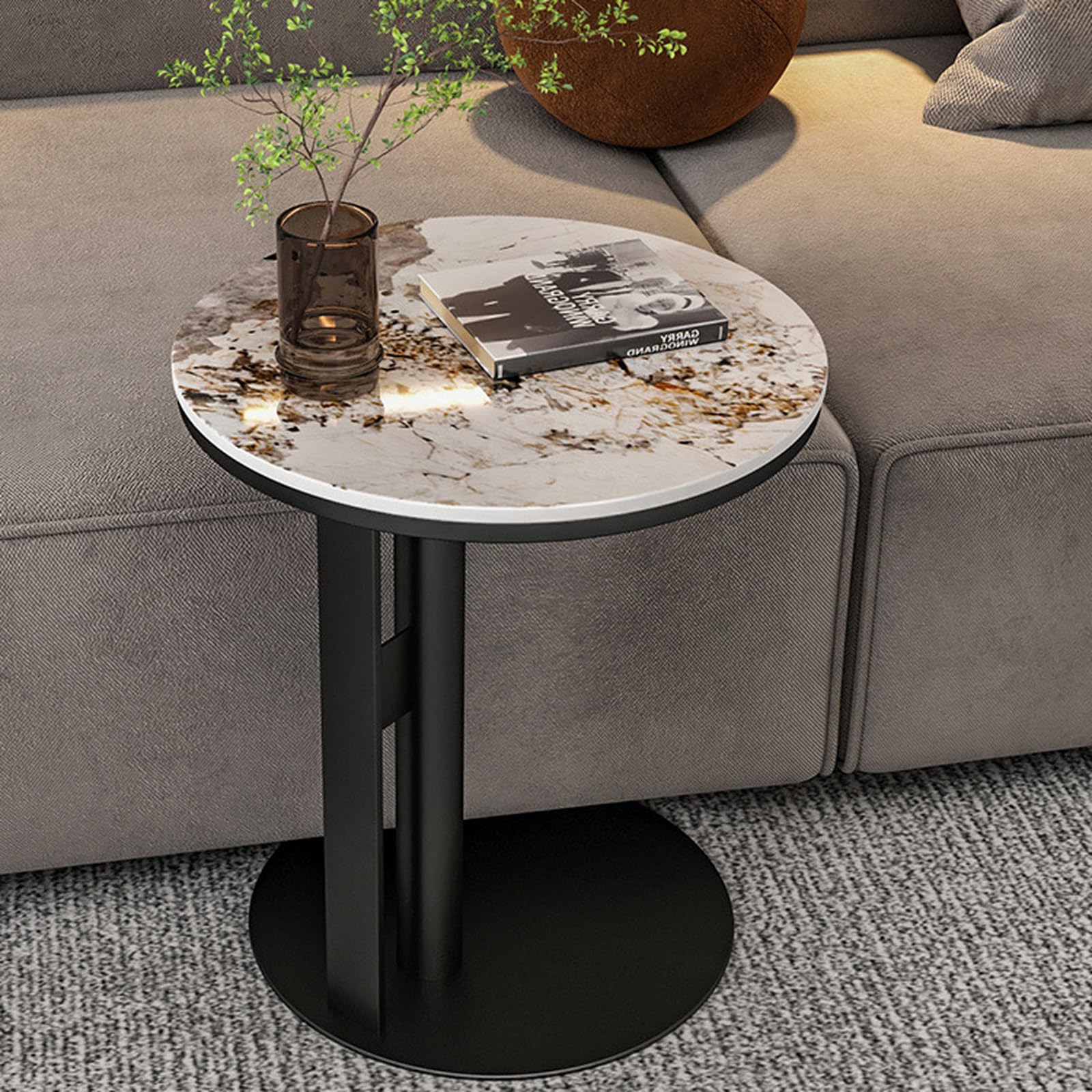 Table d'appoint ronde style industriel, le meuble d'appoint polyvalent de 40x40x50 cm.
