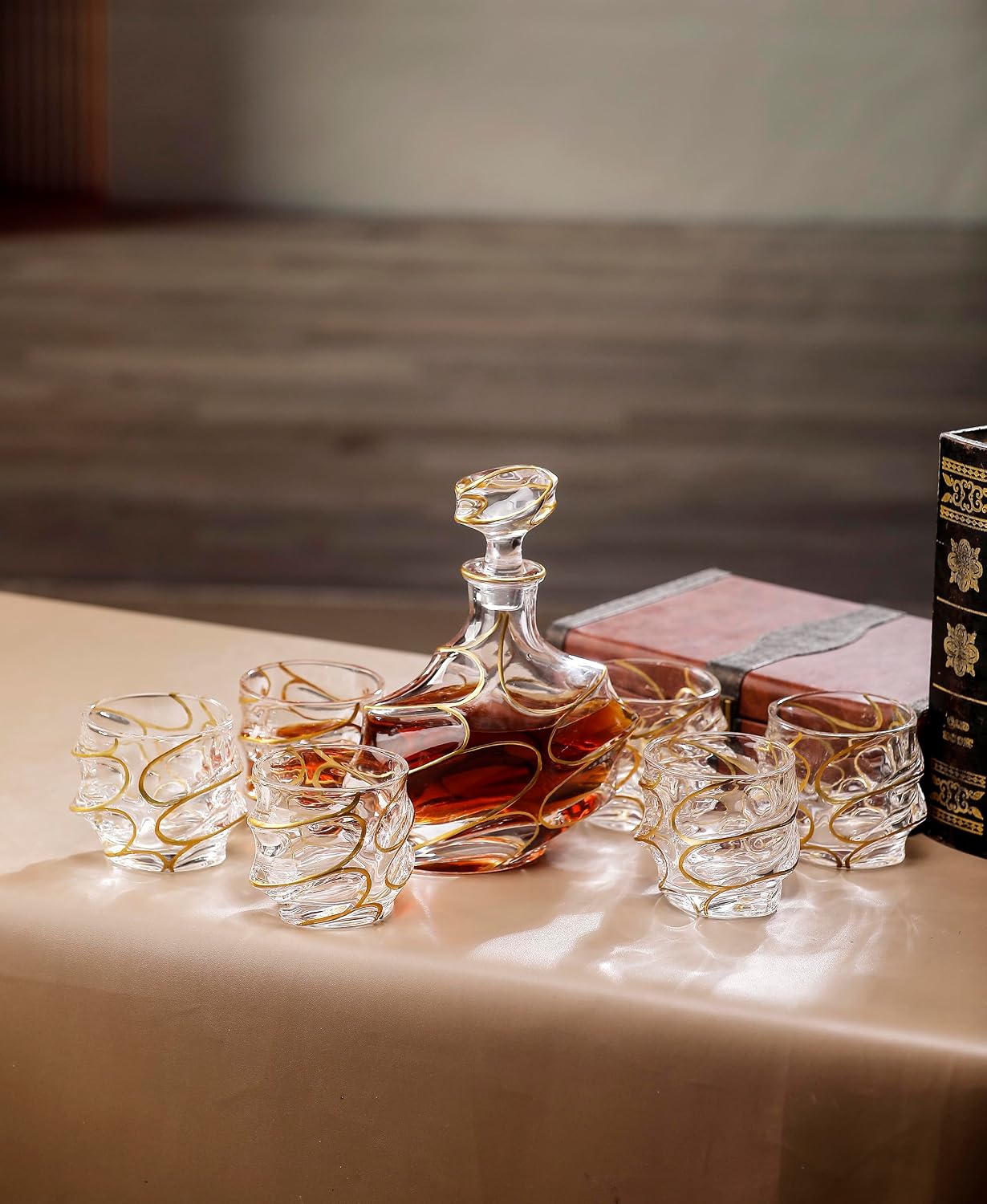 Hand Painted Gold Crystal Whirlwind Shaped Whisky Decanter With Glass Stopper– 750ml(25 oz) Elegant Liquor Carafe for Whiskey, Scotch, Bourbon & Spirits-(Decanter and 6 Glasses)