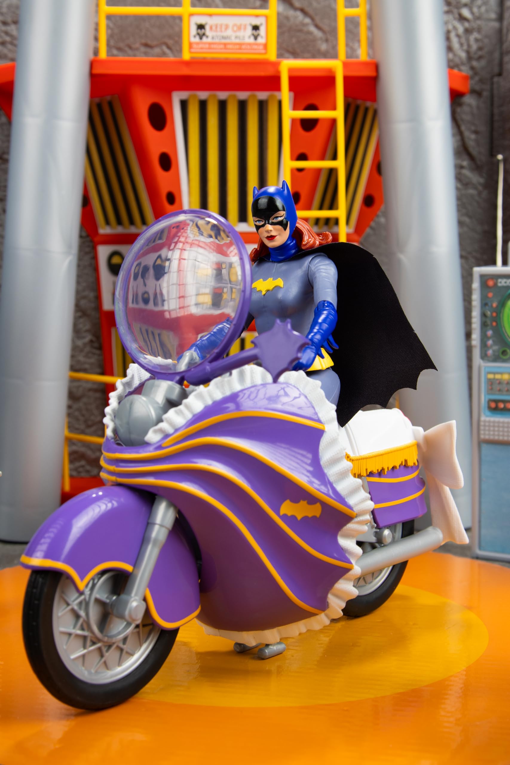 Amazon.co.jp: McFarlane Toys DC レトロ バットガールサイクル