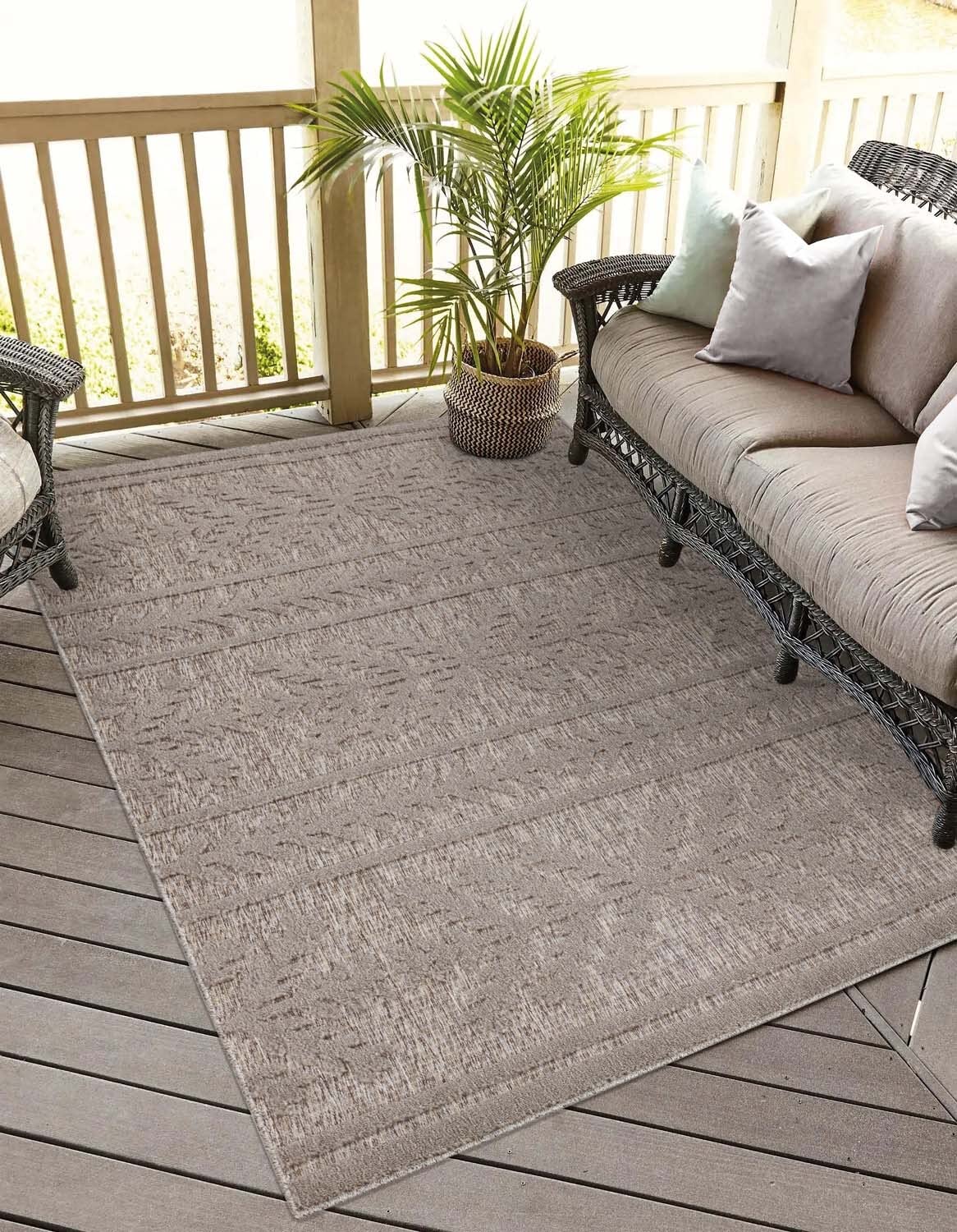 Tapis de terrasse et balcon 150x150 pour un salon de jardin chaleureux