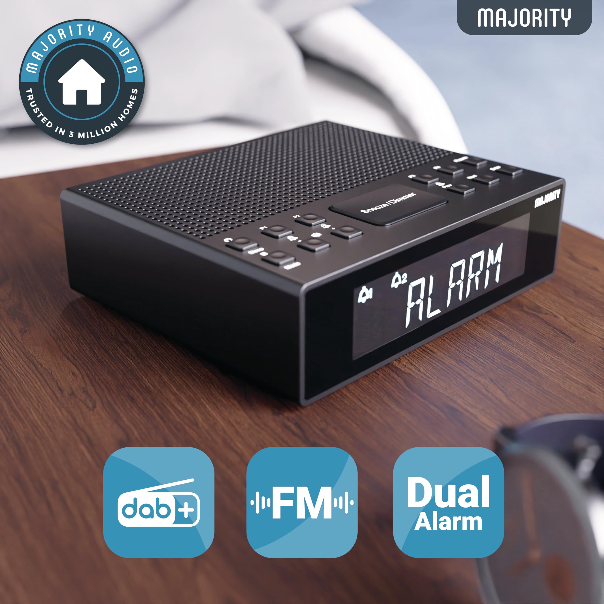 MAJORITY Bluetooth Dab, radiosveglia Dab+, Radio da Comodino con Doppia Sveglia, Funzione Snooze, Ampio Display Regolabile, Suono ad Alta fedeltà, Ricarica USB, FM, Jack per Cuffie Knapwell