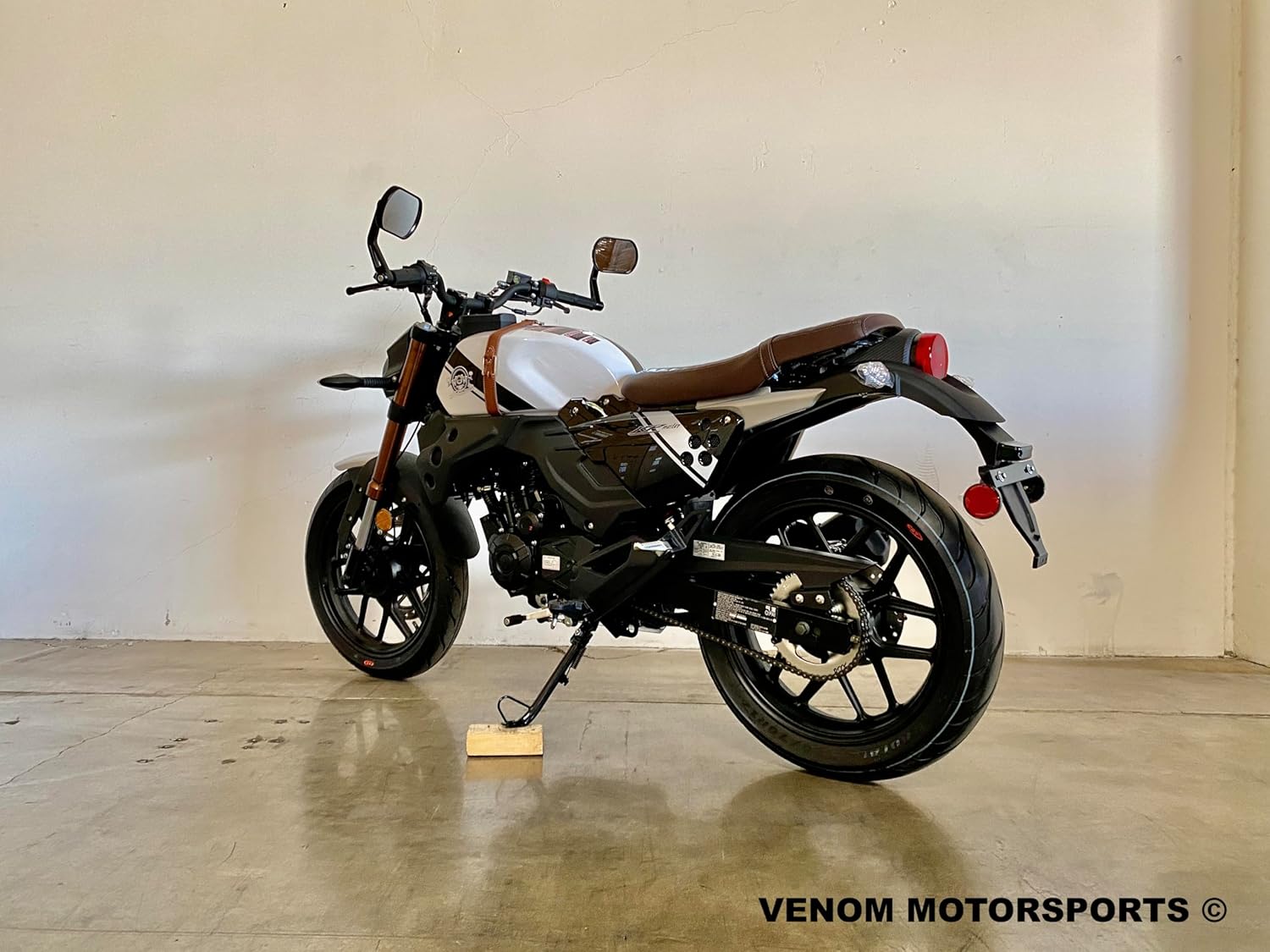 Lifan KPM 200 White Adult Motorcycle Cafe Racer 200cc Gas Street Motorcycle Electric Fuel Injection 17HP 6 Speed made by Lifan