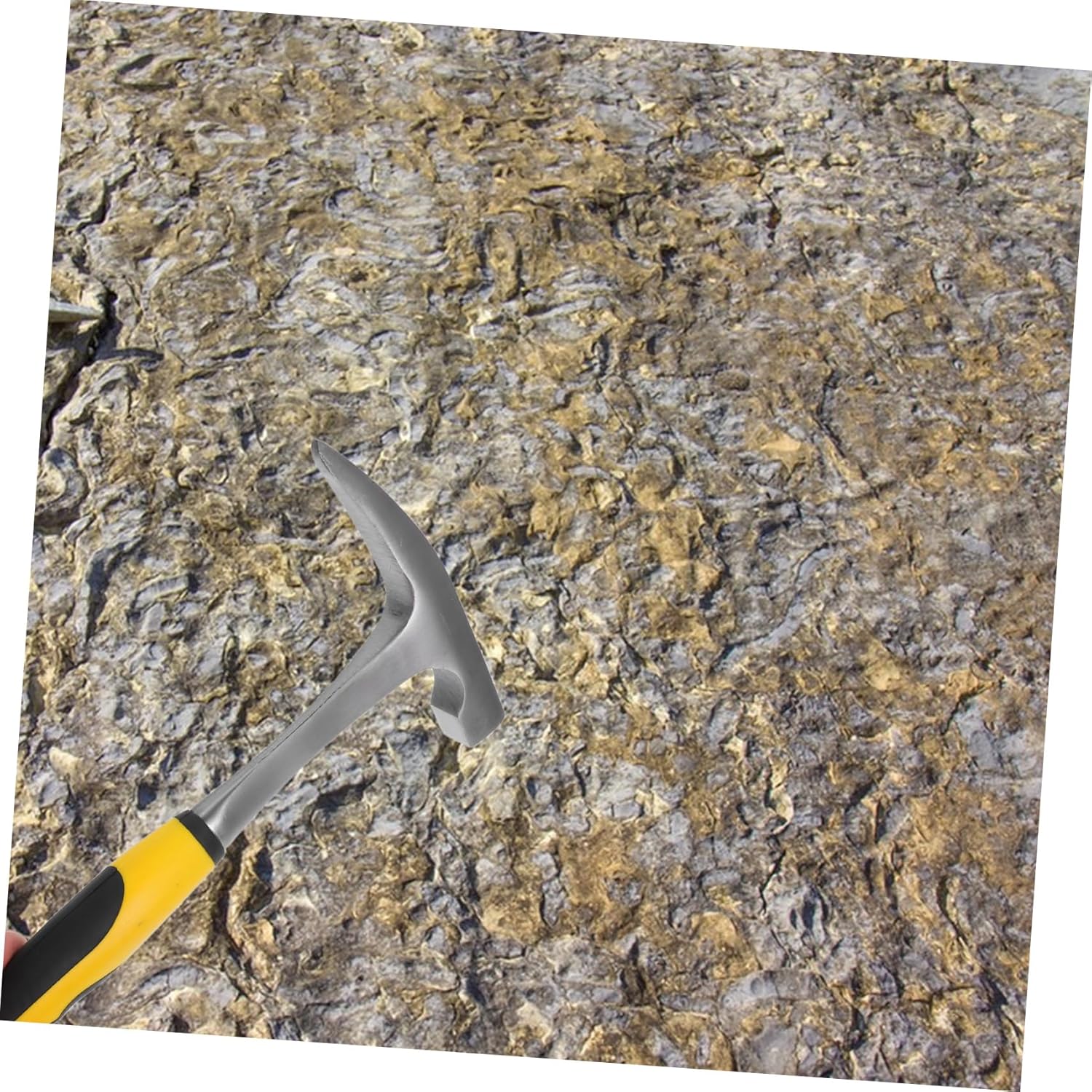 Veemoon Versatile Geological Hammer with Arrowhead Tip Lightweight Design for Outdoor Use for Geological Exploration and Brick Work Manual Operation Compact and Easy to Carry