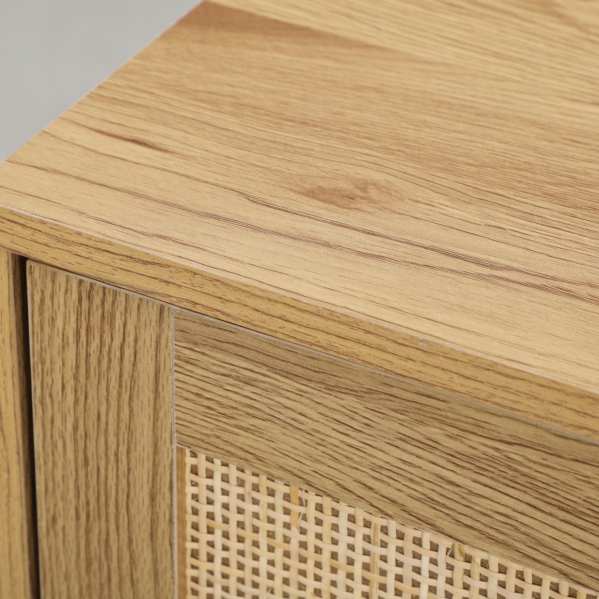 HOMCOM Aparador con 3 Puertas de Ratán, Aparador de Salón Bohemio, con Estantes Ajustables, para Cocina, Entrada, Dormitorio, Madera Natural, 120x40x75 cm