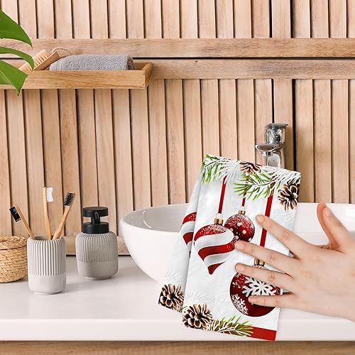 Miniatura 7 de AnyDesign Paquete de 100 servilletas de Navidad para invitados, bola colgante de Navidad, patrón de cono de pino, servilletas de papel desechables,