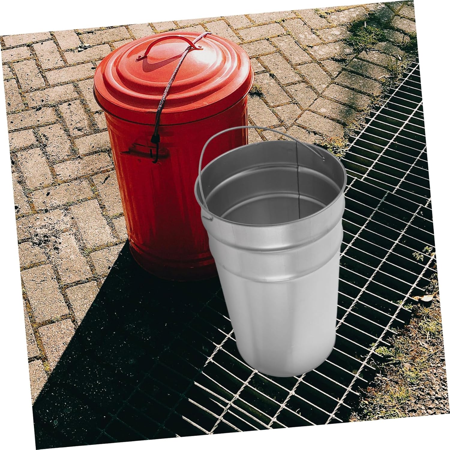 Galvanized Trash Can Bucket Outdoor Garbage Container with Handle for Easy Carrying and Cleaning for Home and Outdoor Use