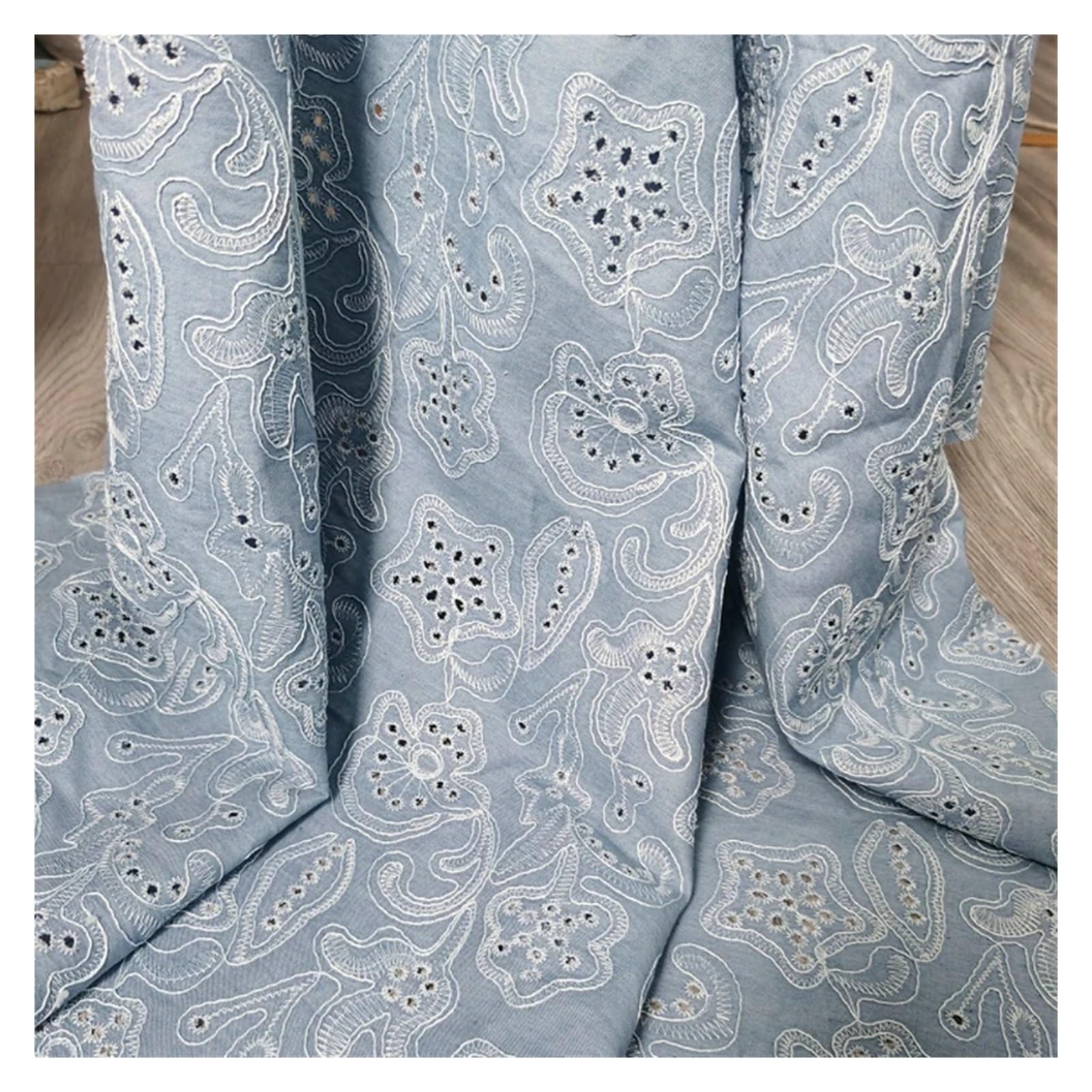 Exquisito Bordado De Algodón Hueco Tela DIY Vestido Camisa Ropa Mantel 1,37 Metros De Ancho