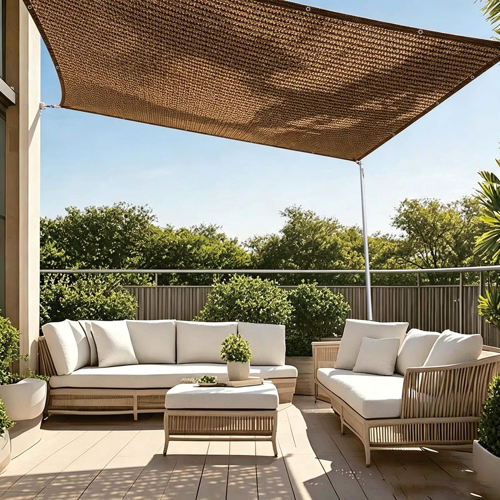 Voiles d'ombrage pour terrasse et balcon marron créant de l'ombre fraîche