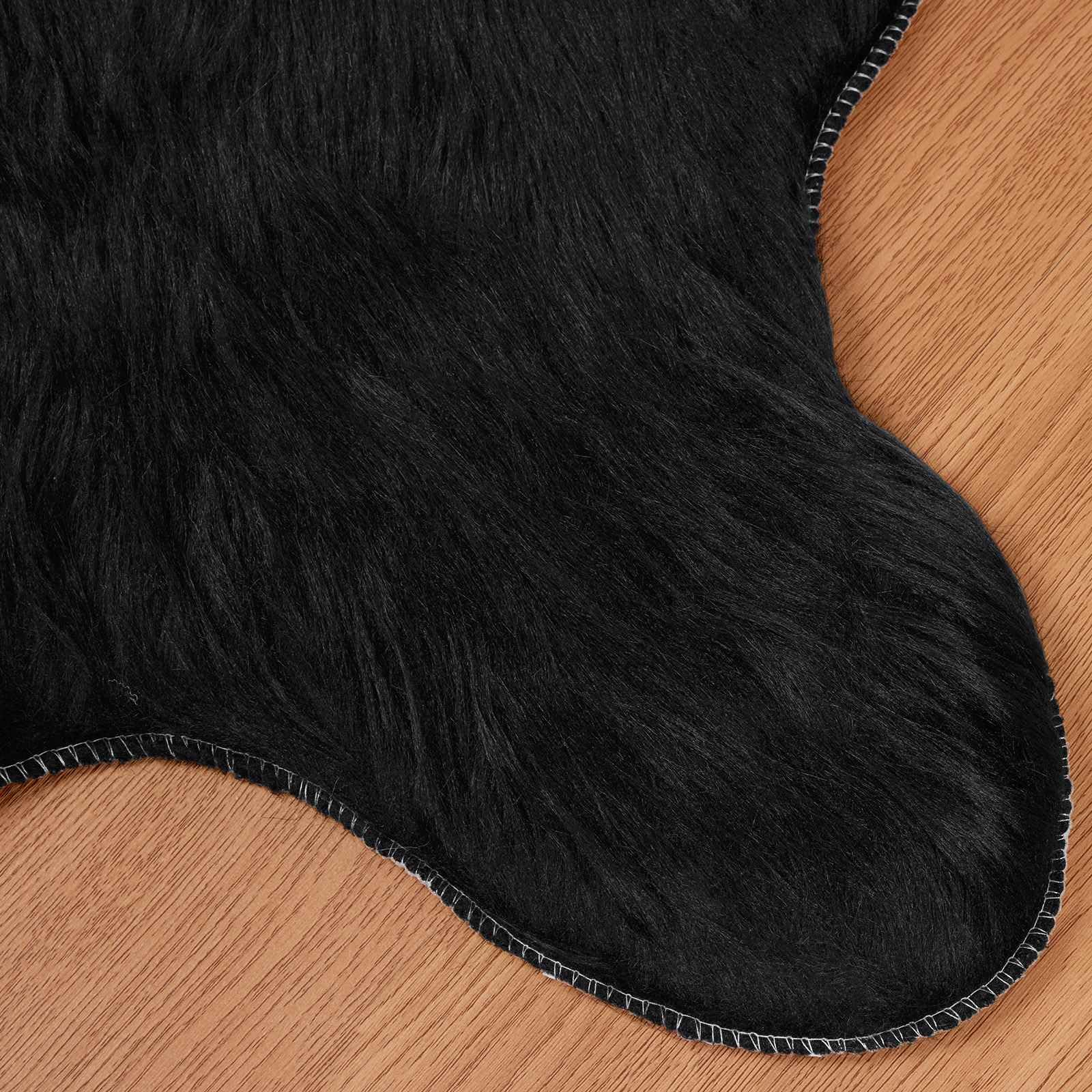 Tappeto in Finta Pelle di Pecora Nero 80x120 cm Per Interni | Morbido scendiletto sagomato a pelo lungo per soggiorno e camera da letto, dona calore alla casa.
