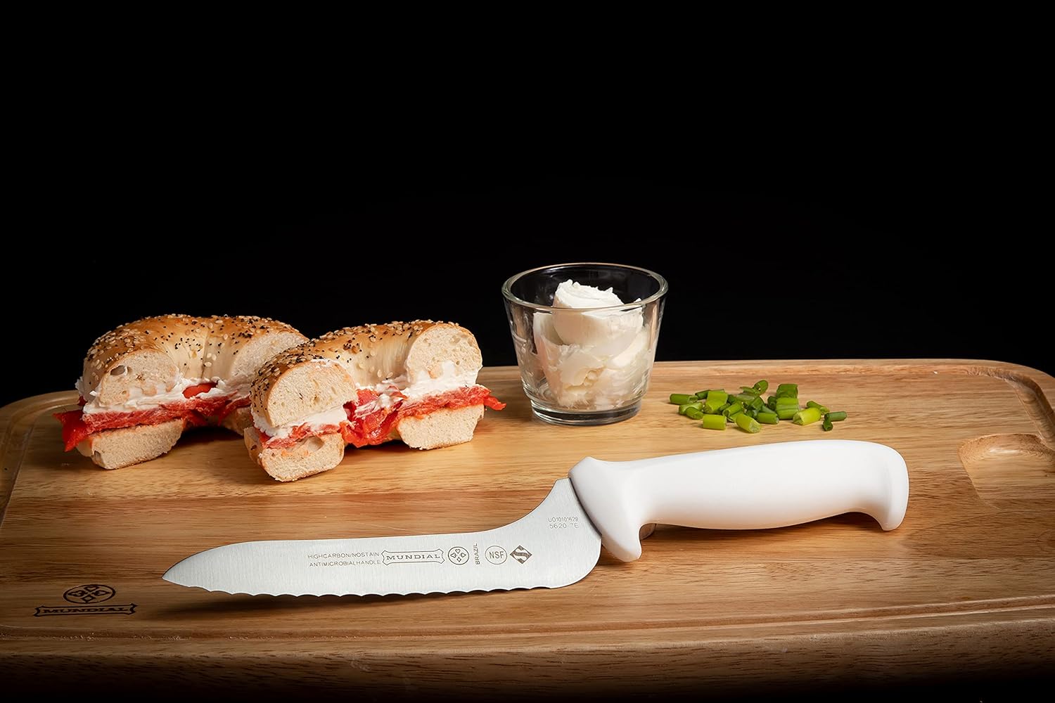 Mundial Offset- Serrated Edge Sandwich Knife, White, 9-Inch