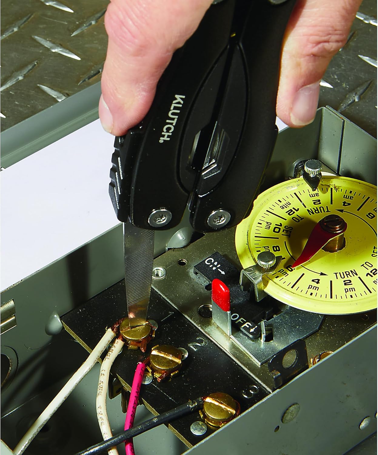 Klutch 16-in1 Multi-Function Tool with Carrying Pouch